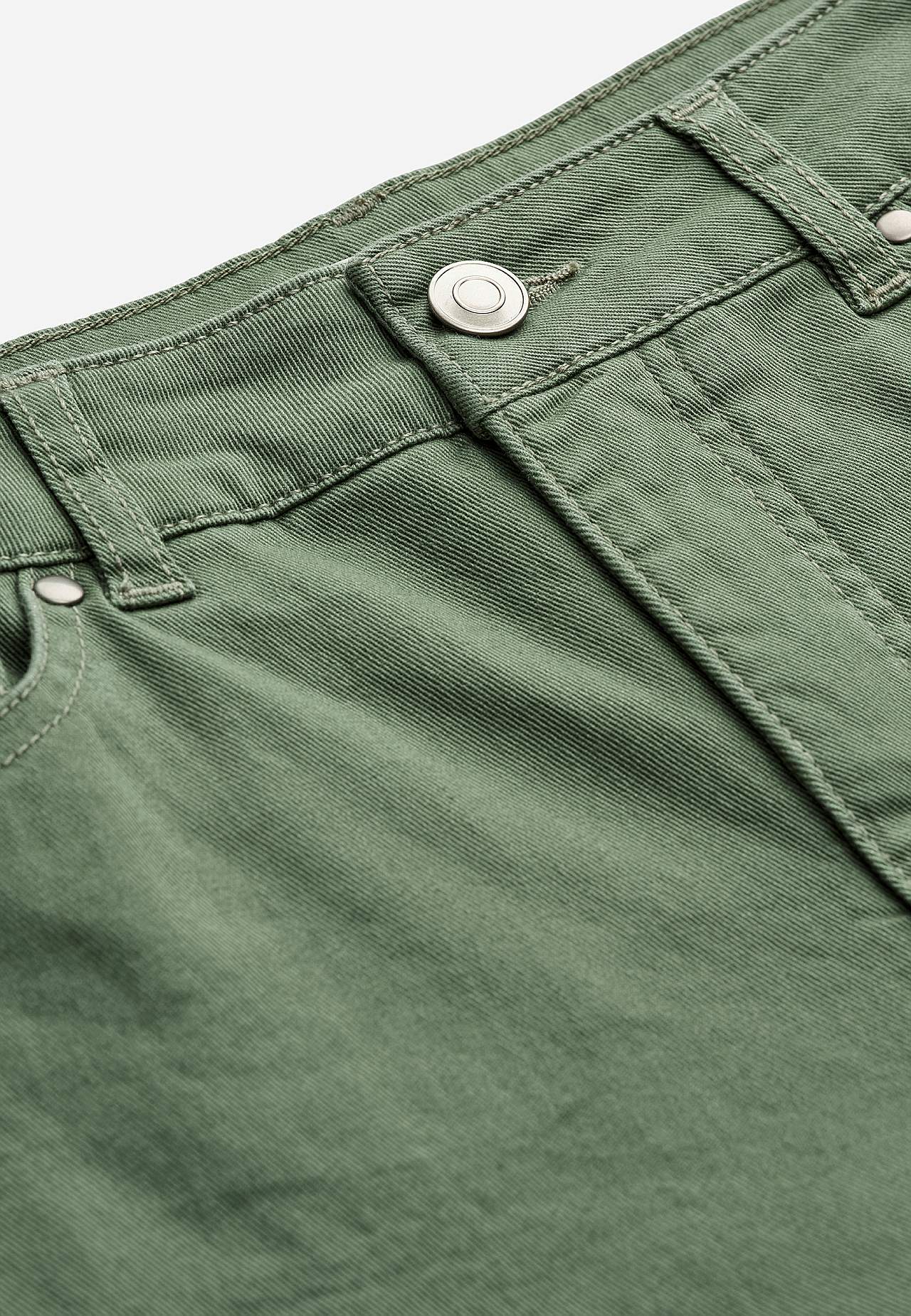 Slightly slimmer ankle jeans