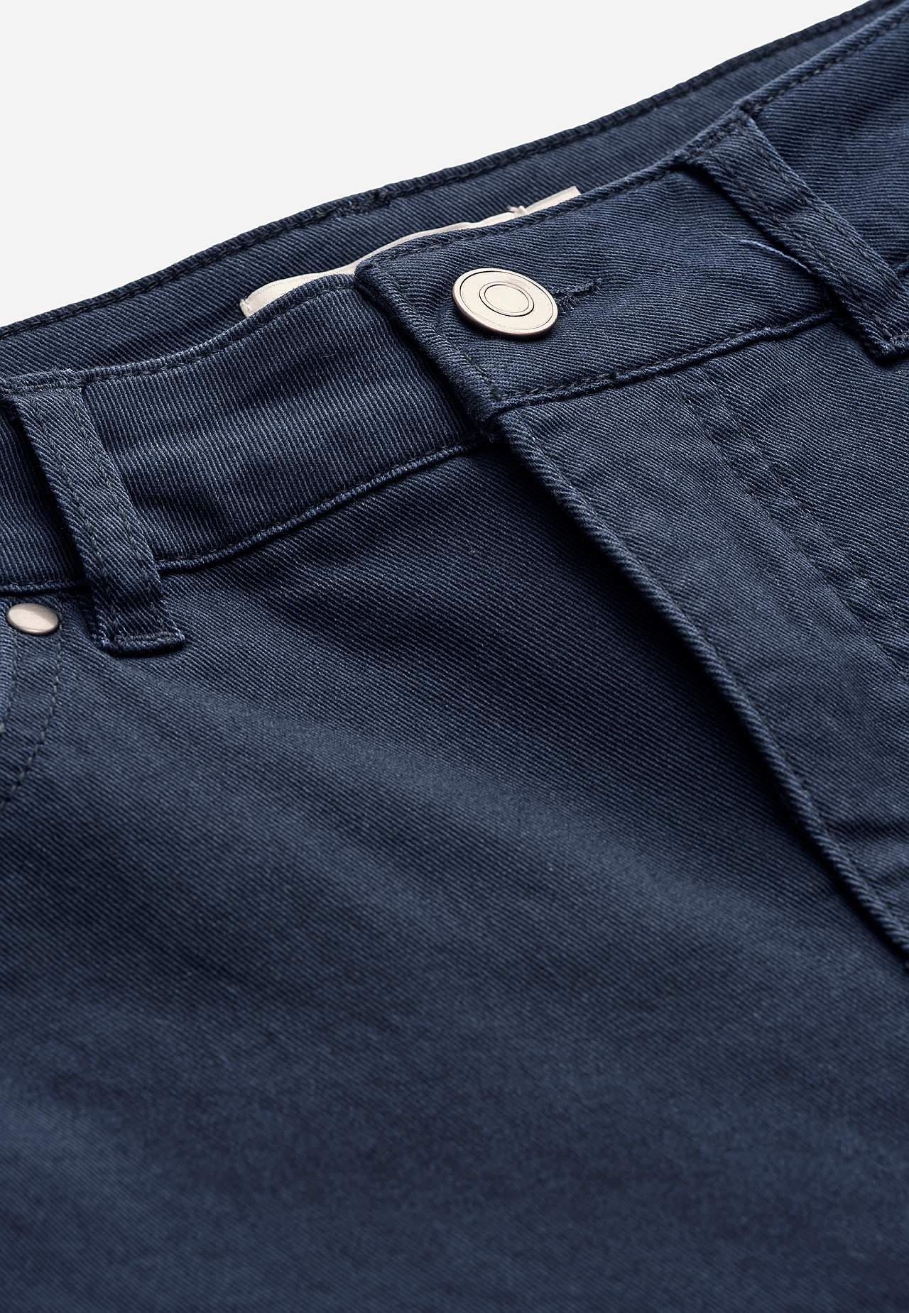 Slightly slimmer ankle jeans