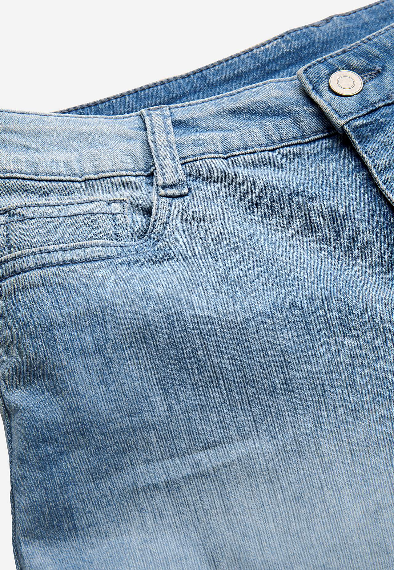 Denim shorts with comfortable stretch