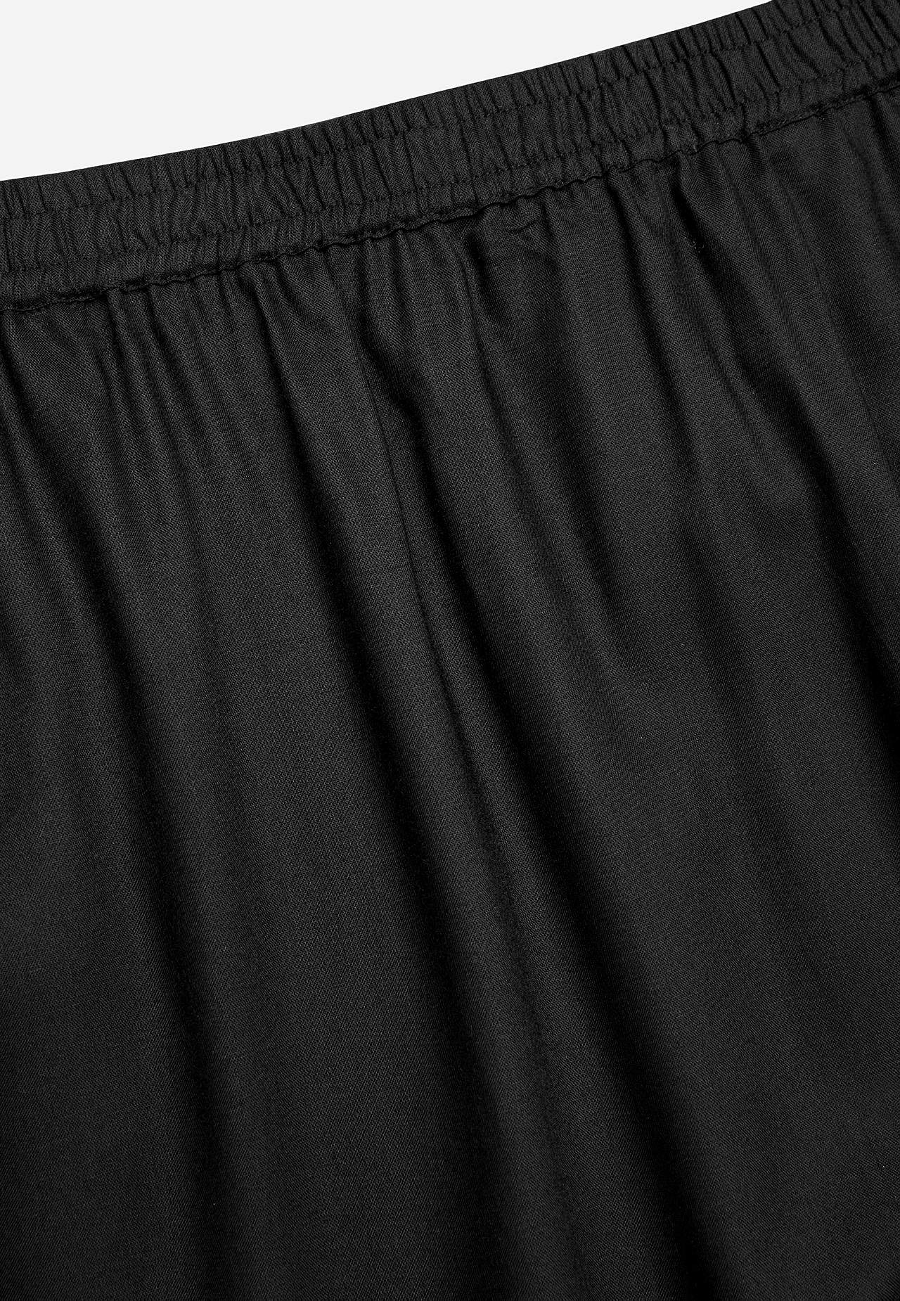 Skirt with pockets