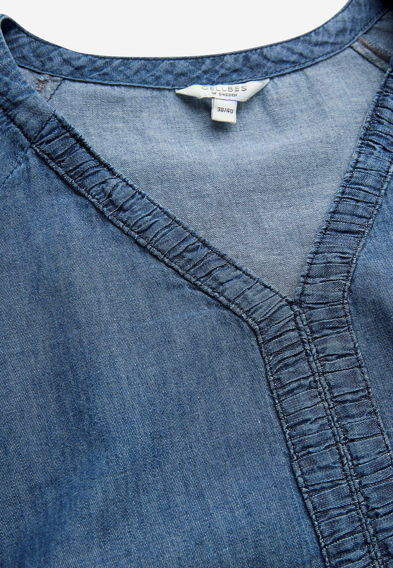 Denim dress with puff sleeves