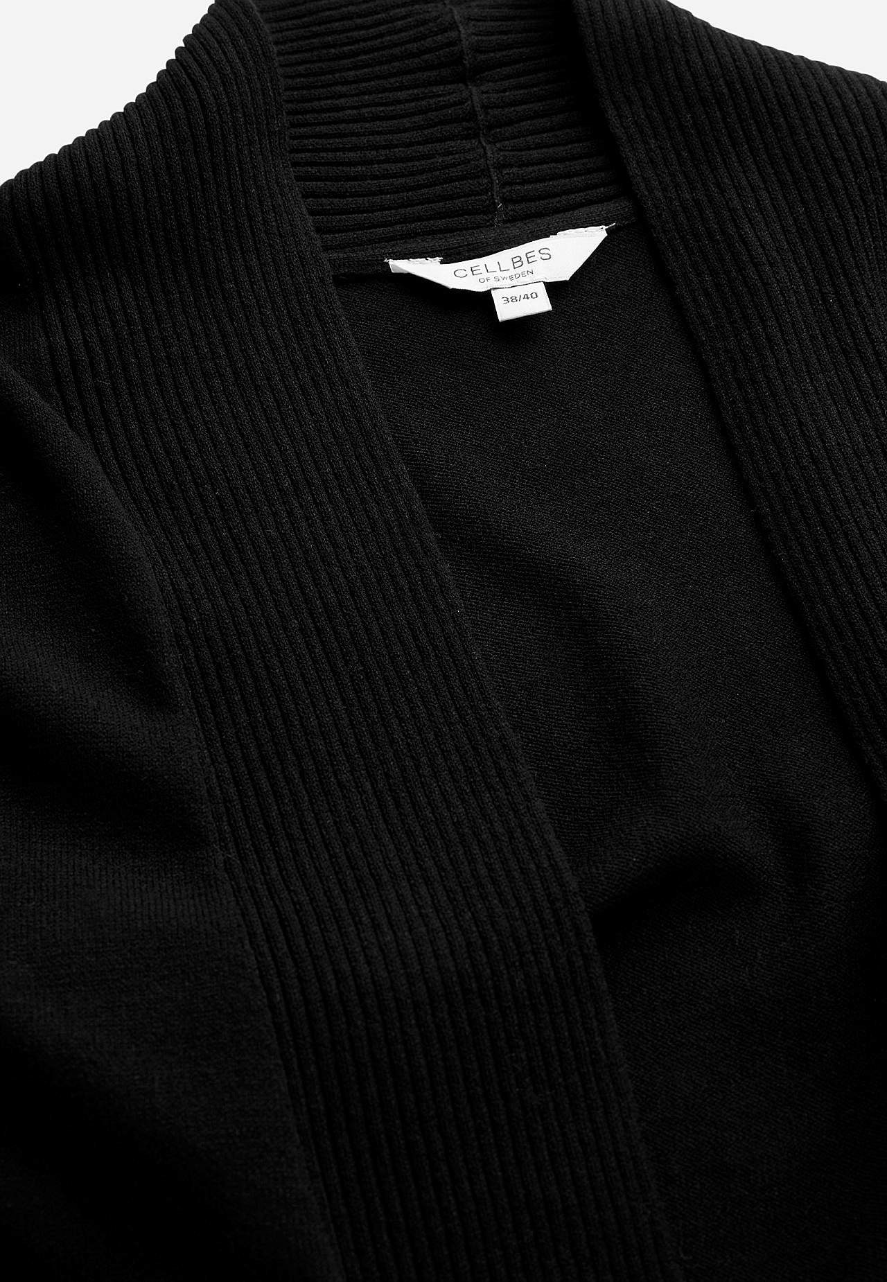 Fine-knitted cardigan