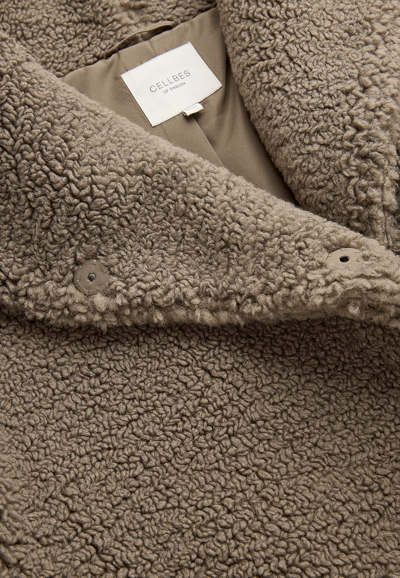 Pile jacket with stand-up collar