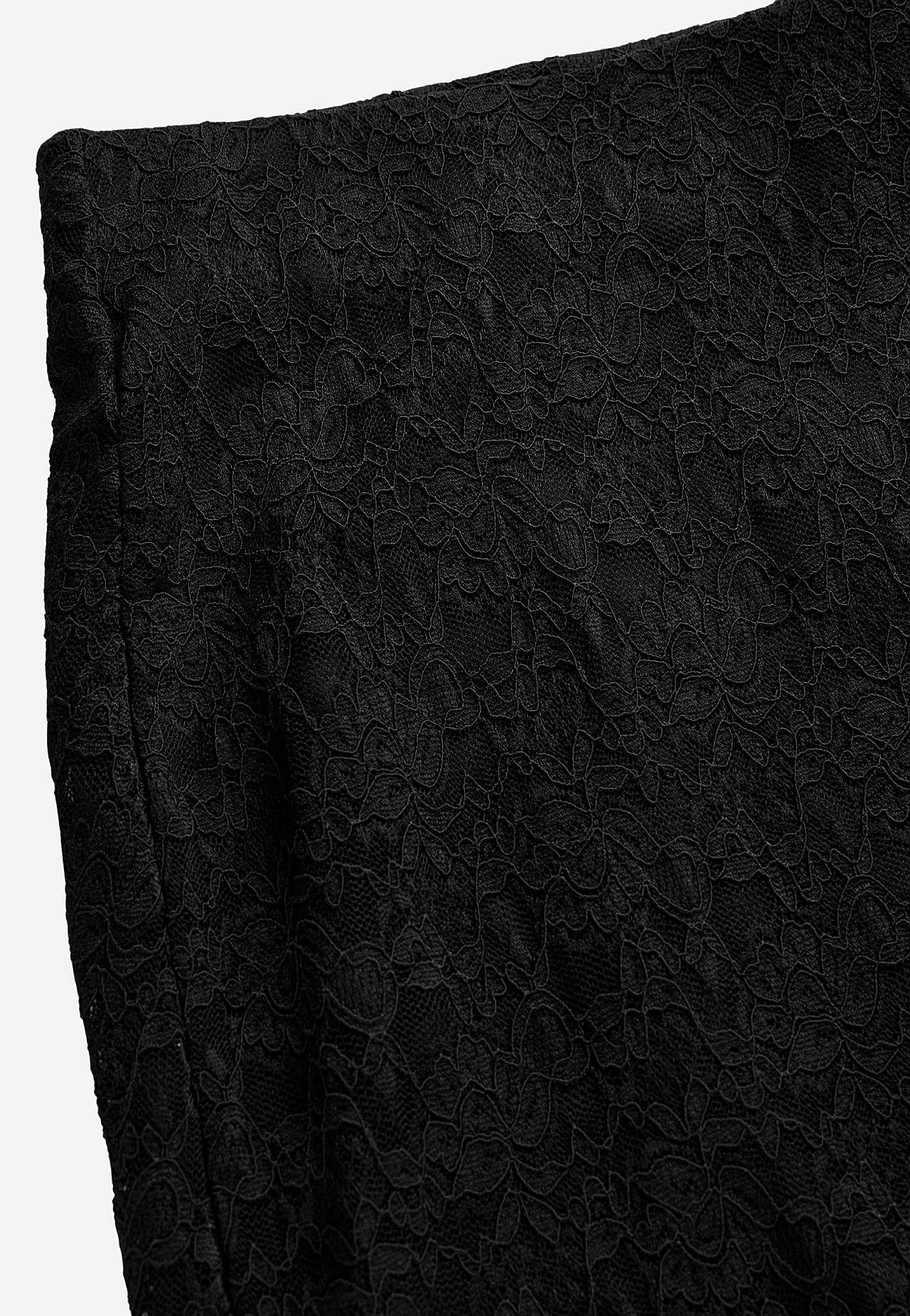 Midi skirt in lace