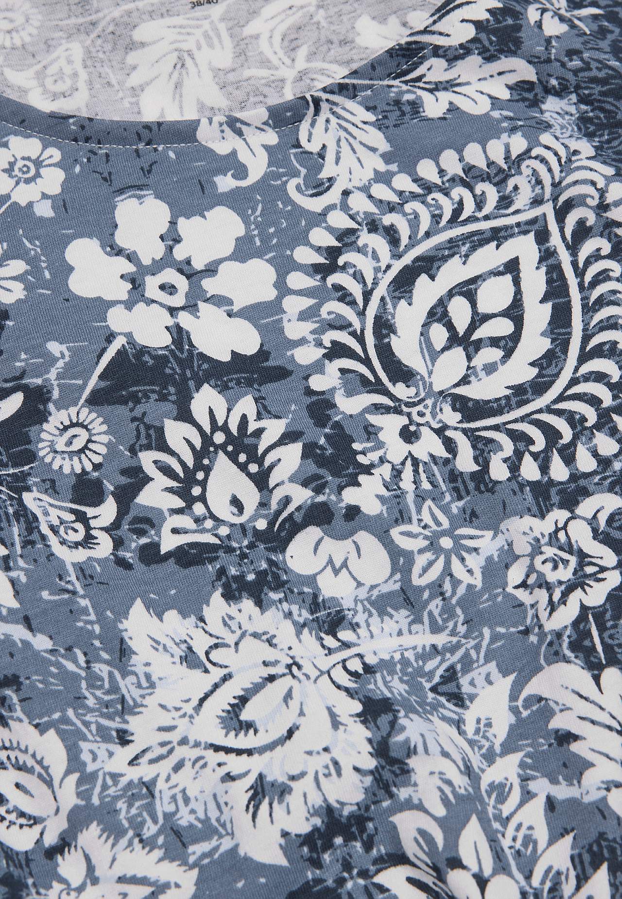 Patterned nightdress