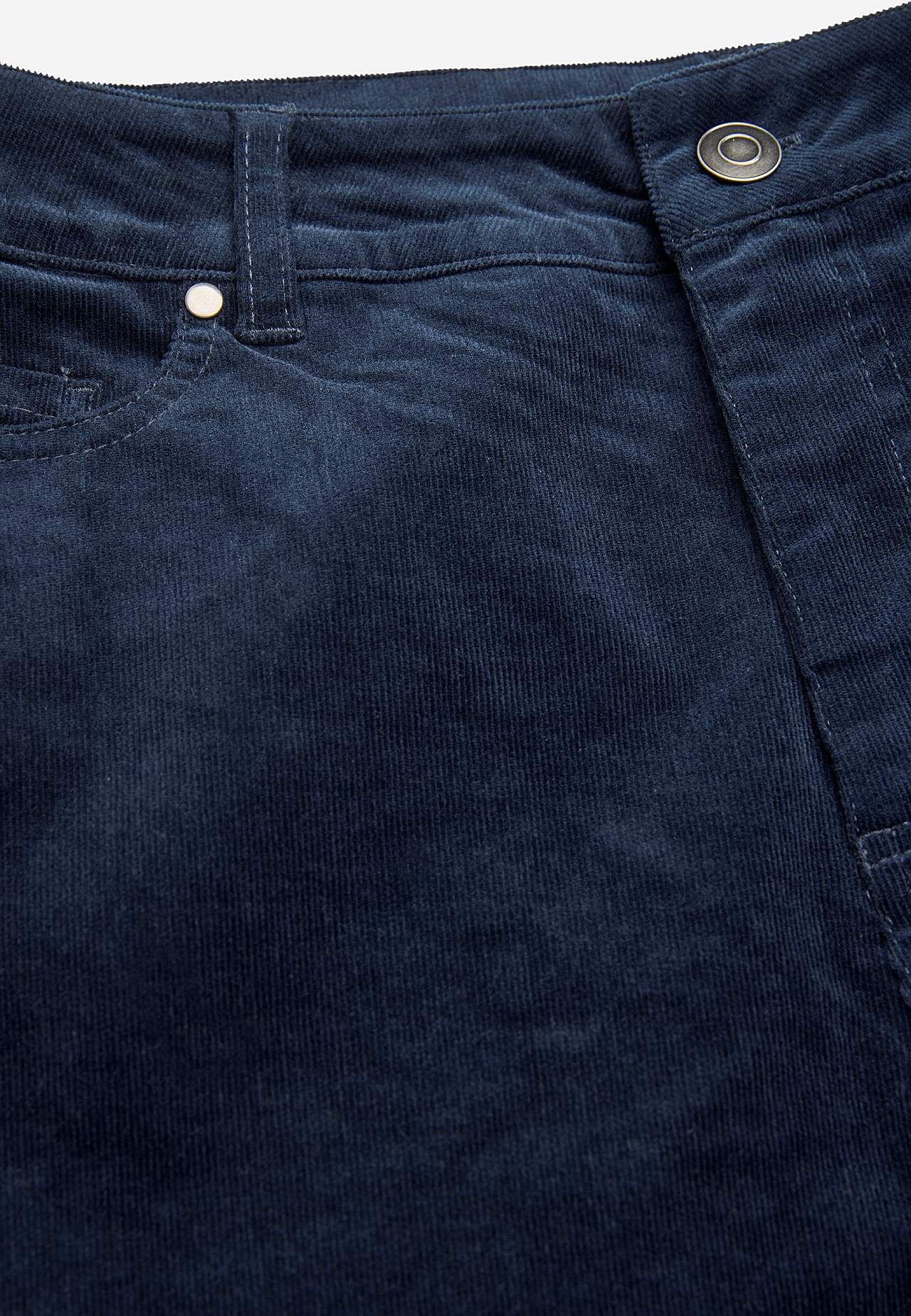 Stretchy corduroy trouser with straight legs