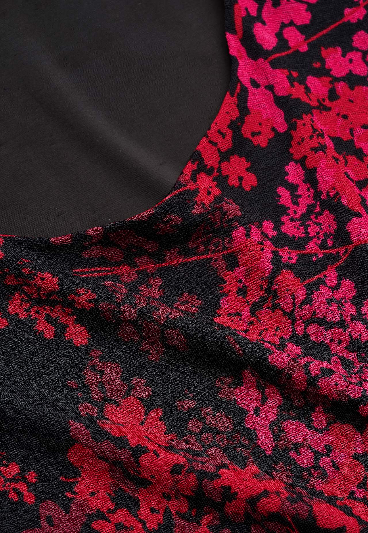 Midi dress with a flower pattern