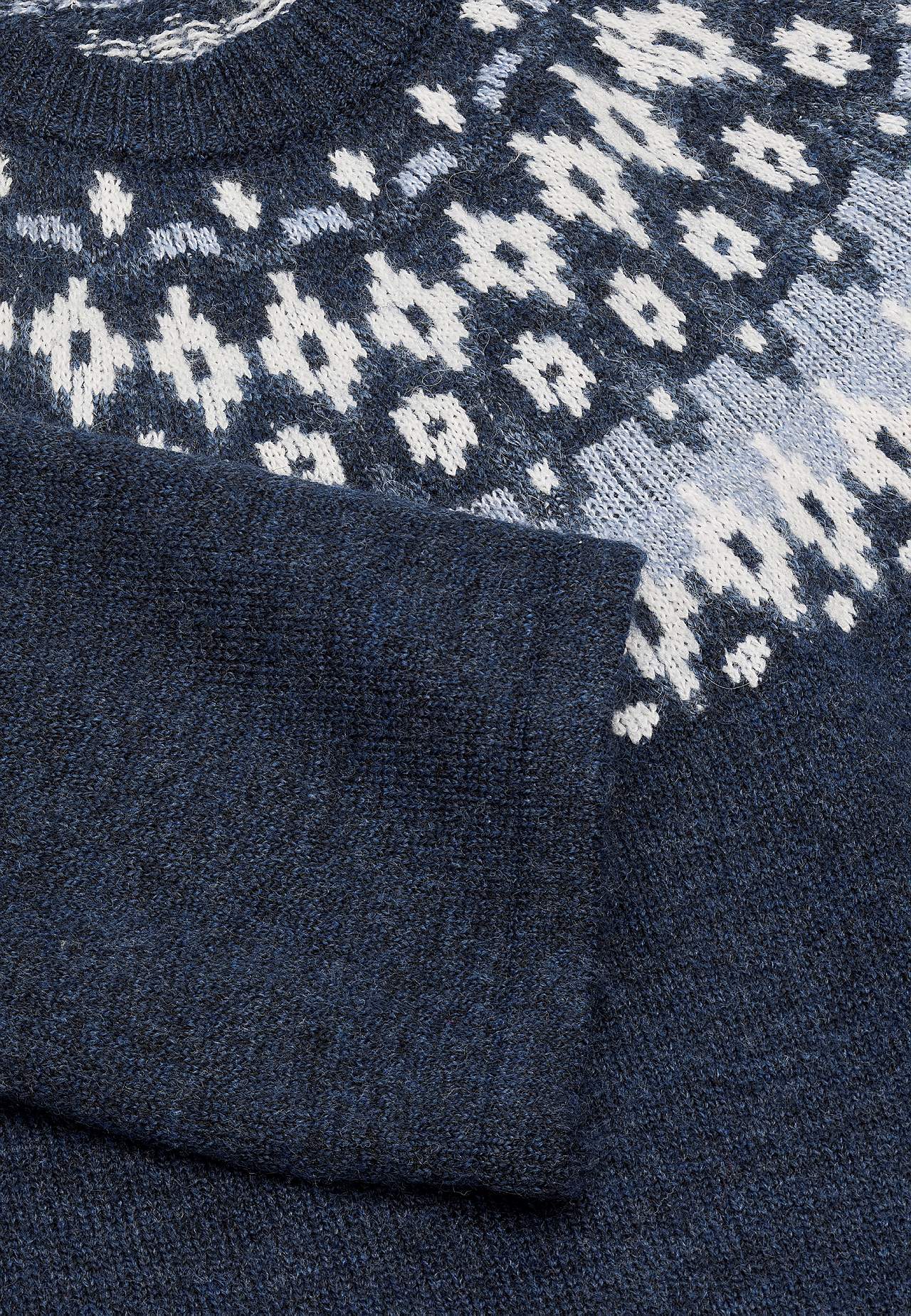 Knitted, jacquard patterned dress