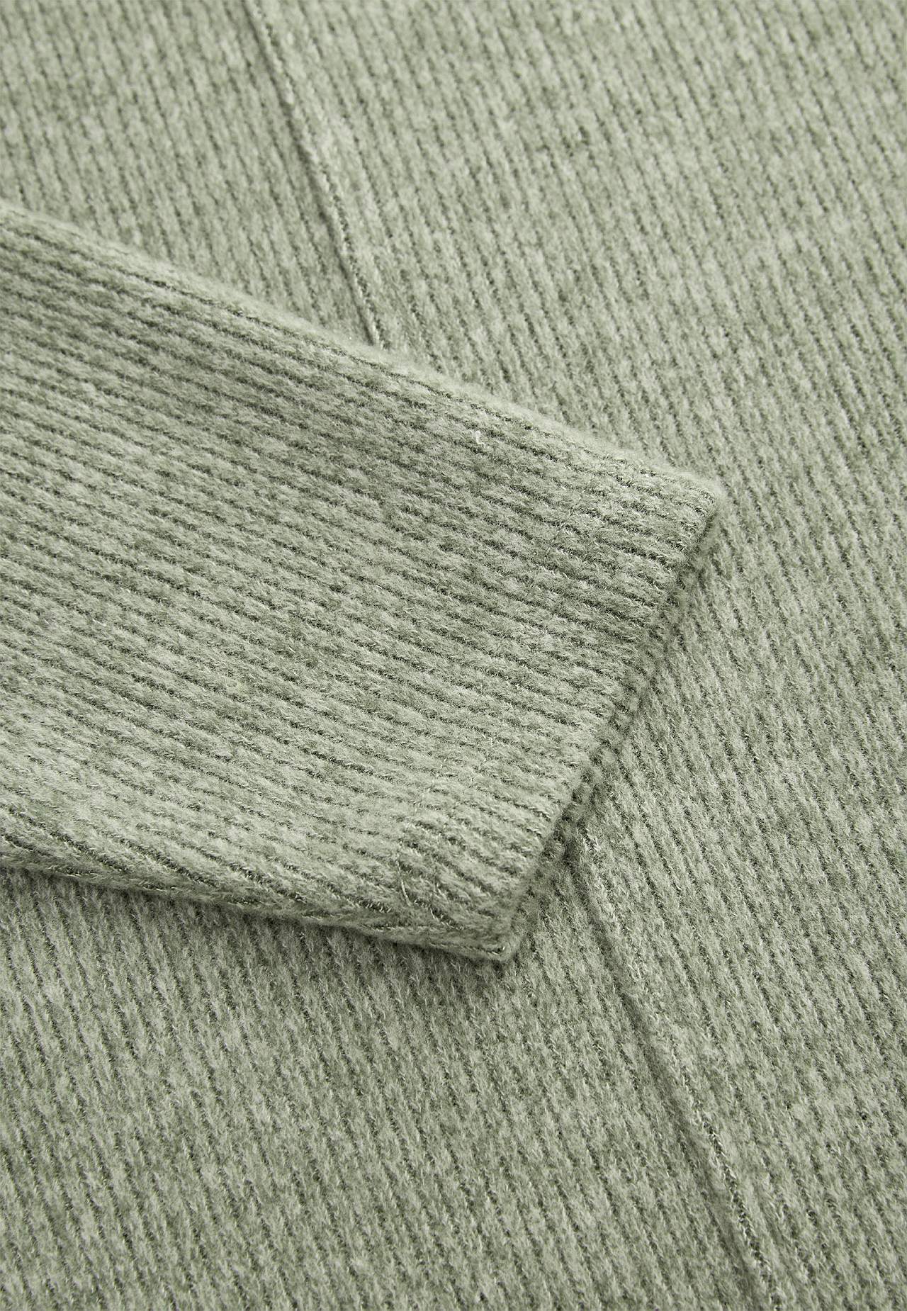 Super soft sweater with decorative center seam Beata