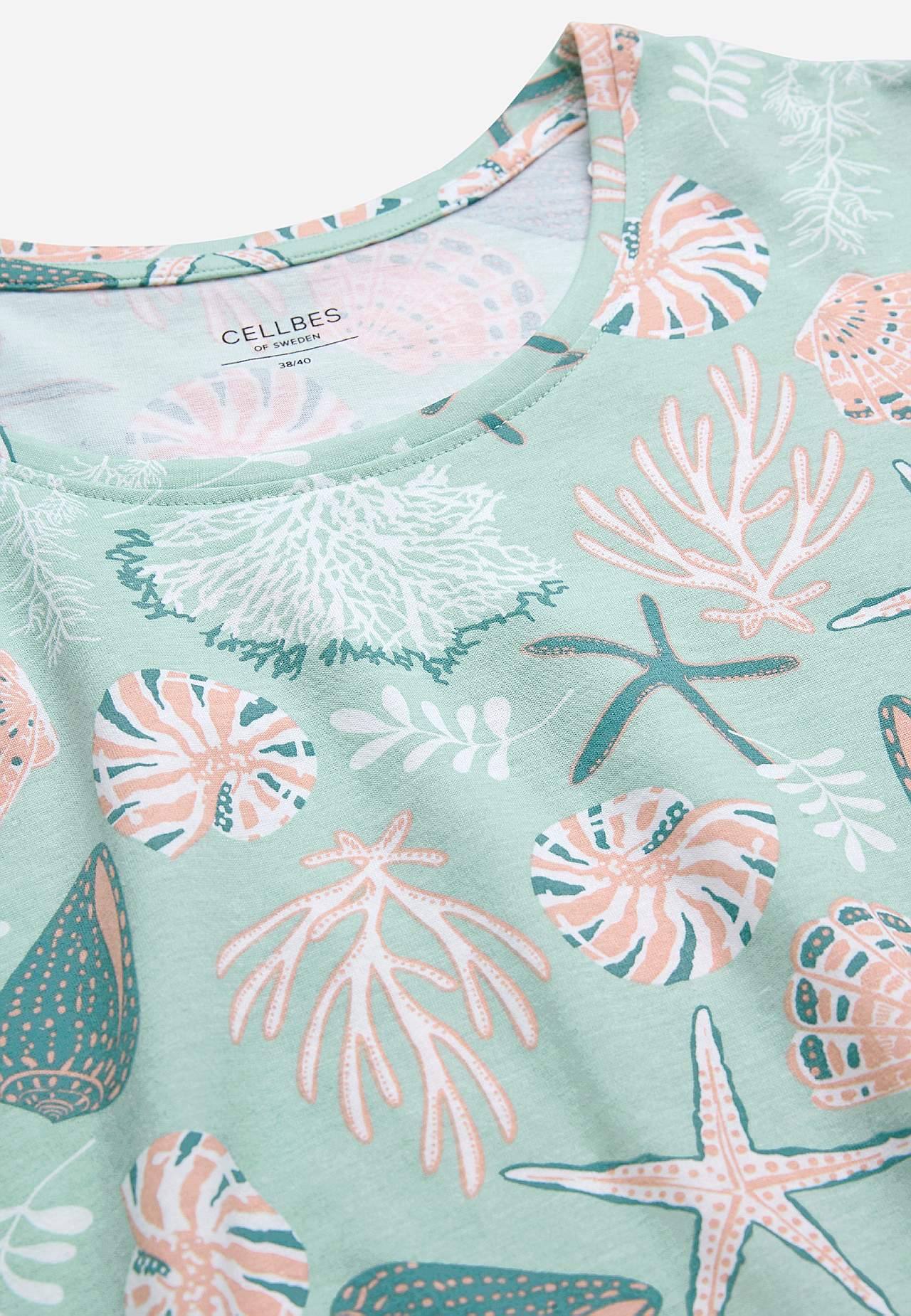 Short-sleeved nightdress