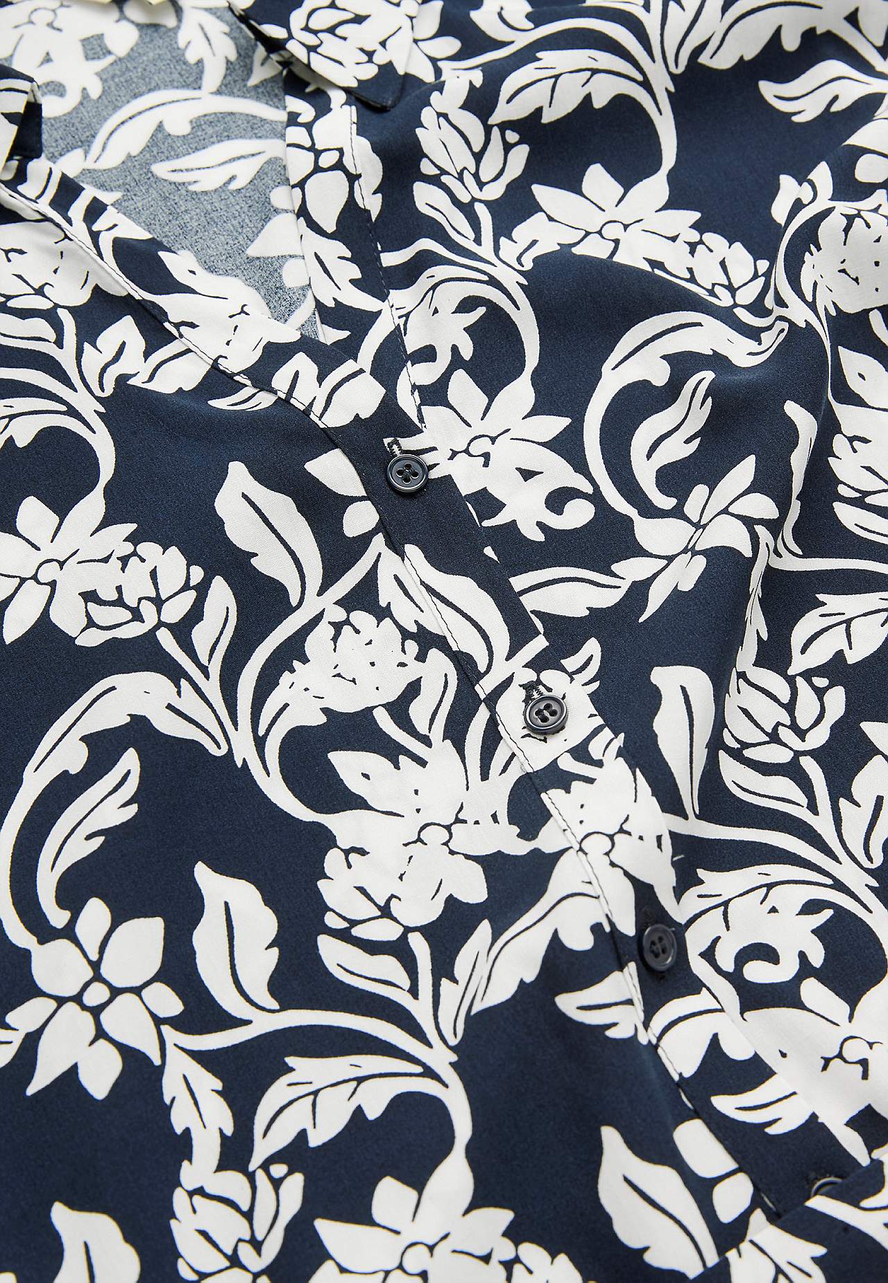 Shirt dress with pockets