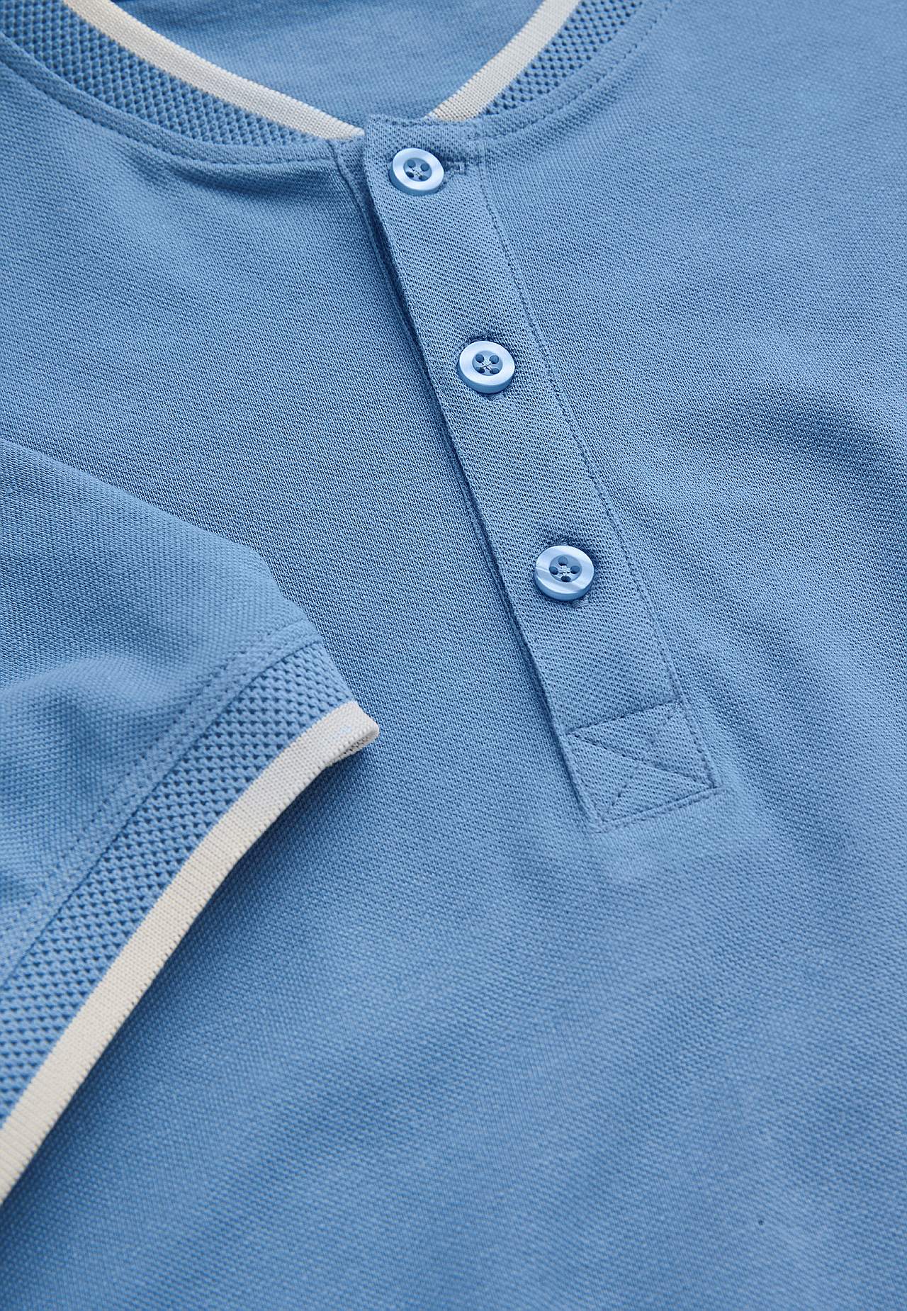 T-shirt with button placket