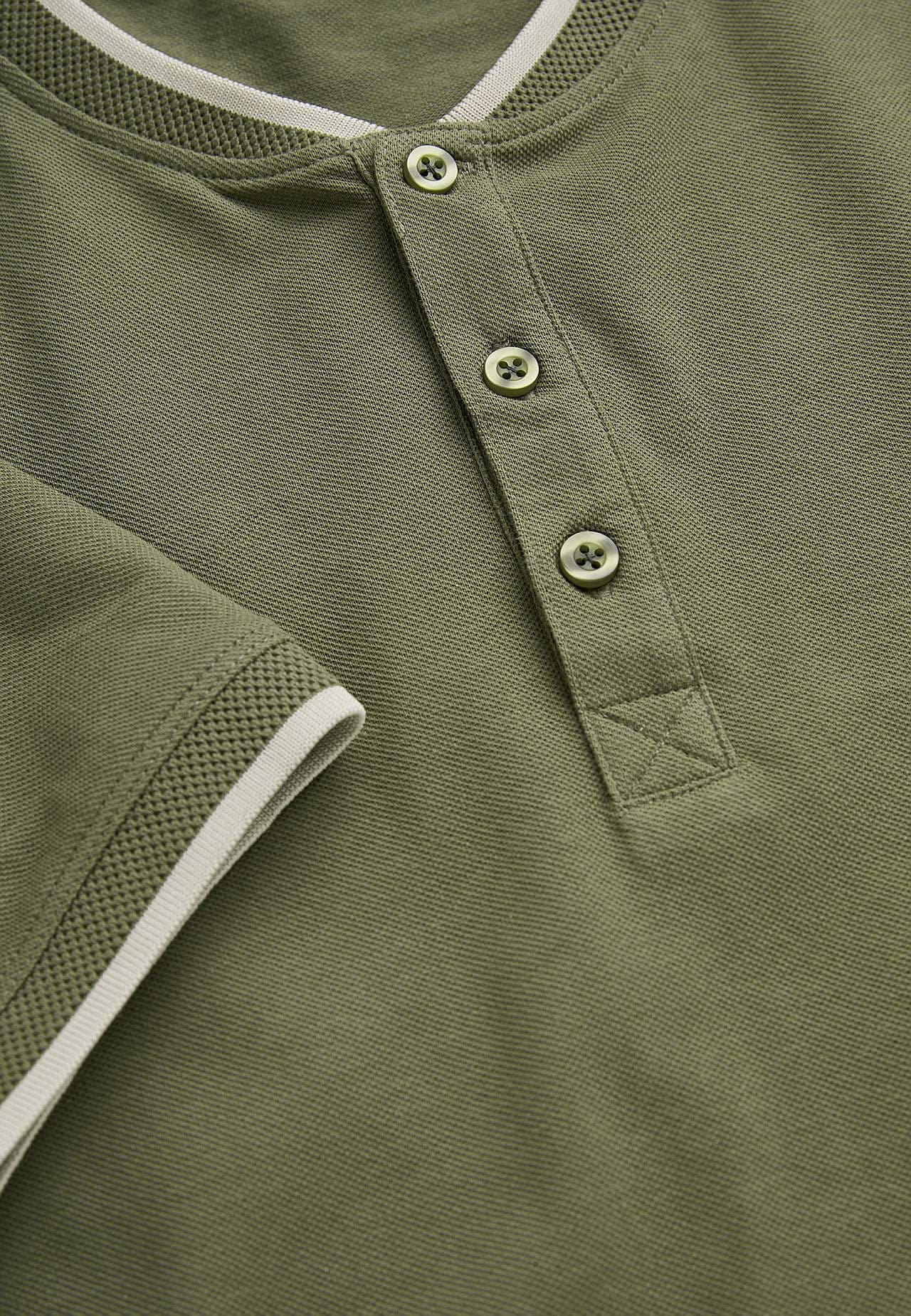 T-shirt with button placket