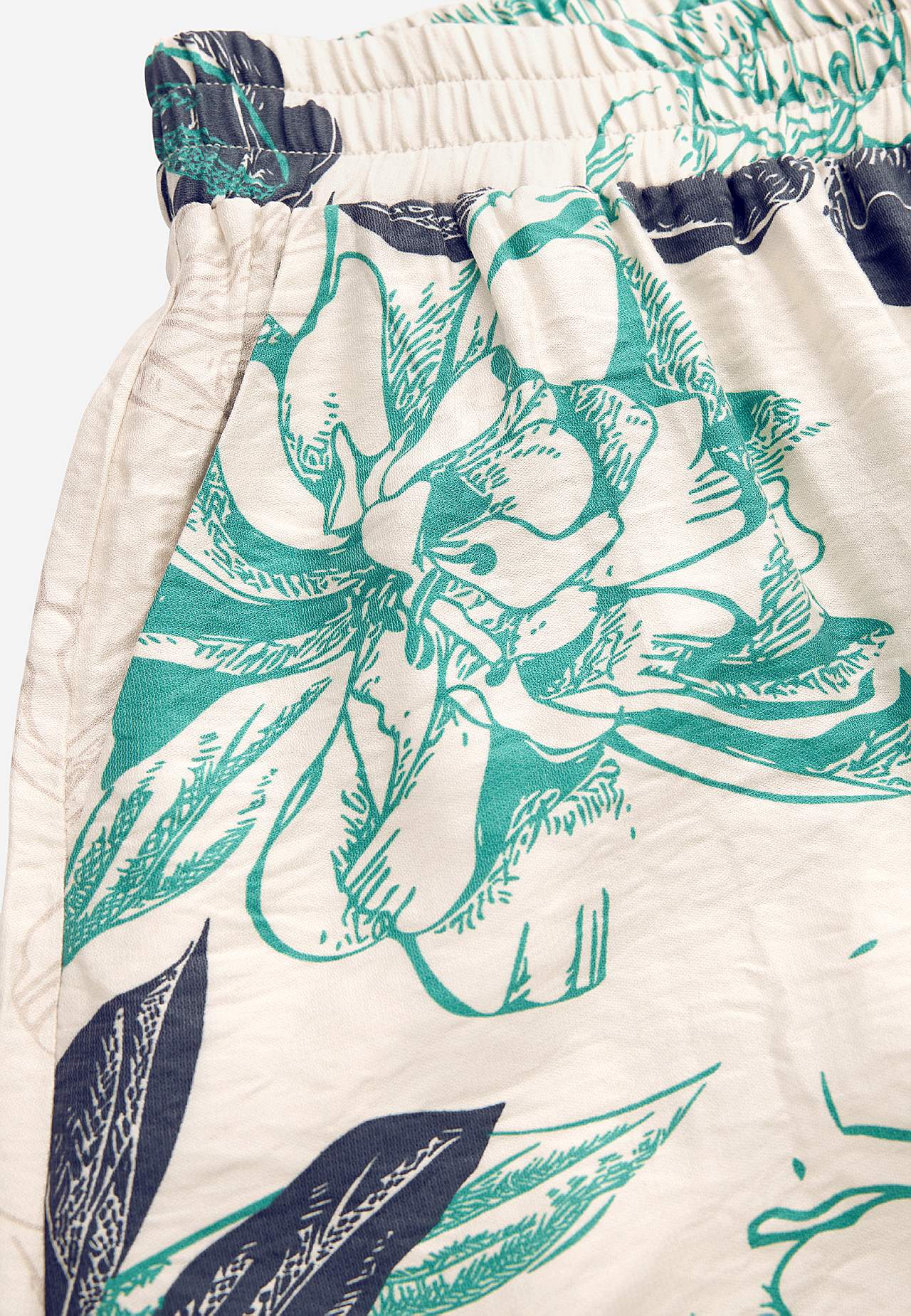 Floral skirt with pockets