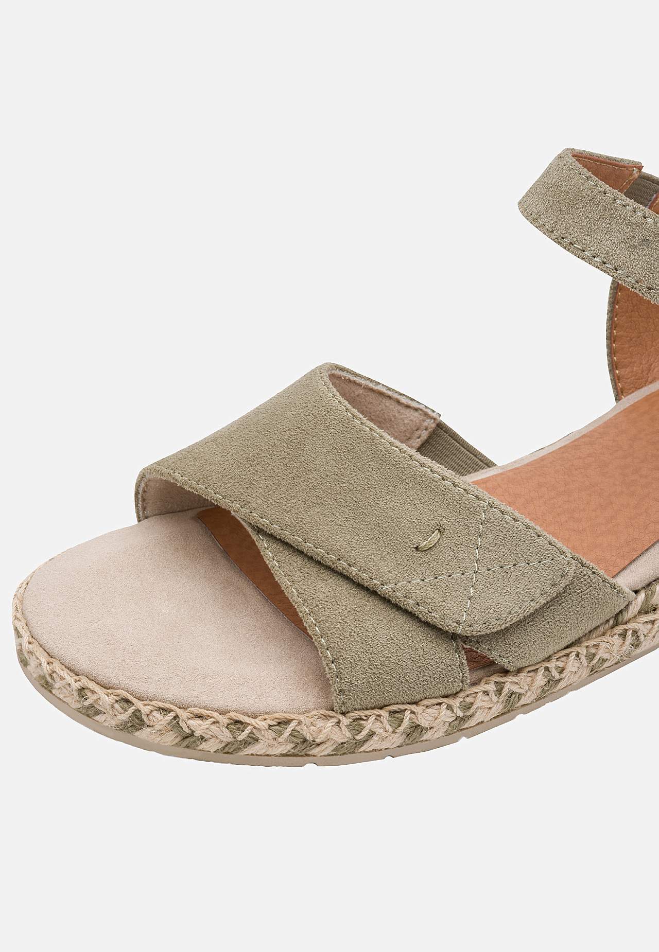 Sandal med hæl med remme
