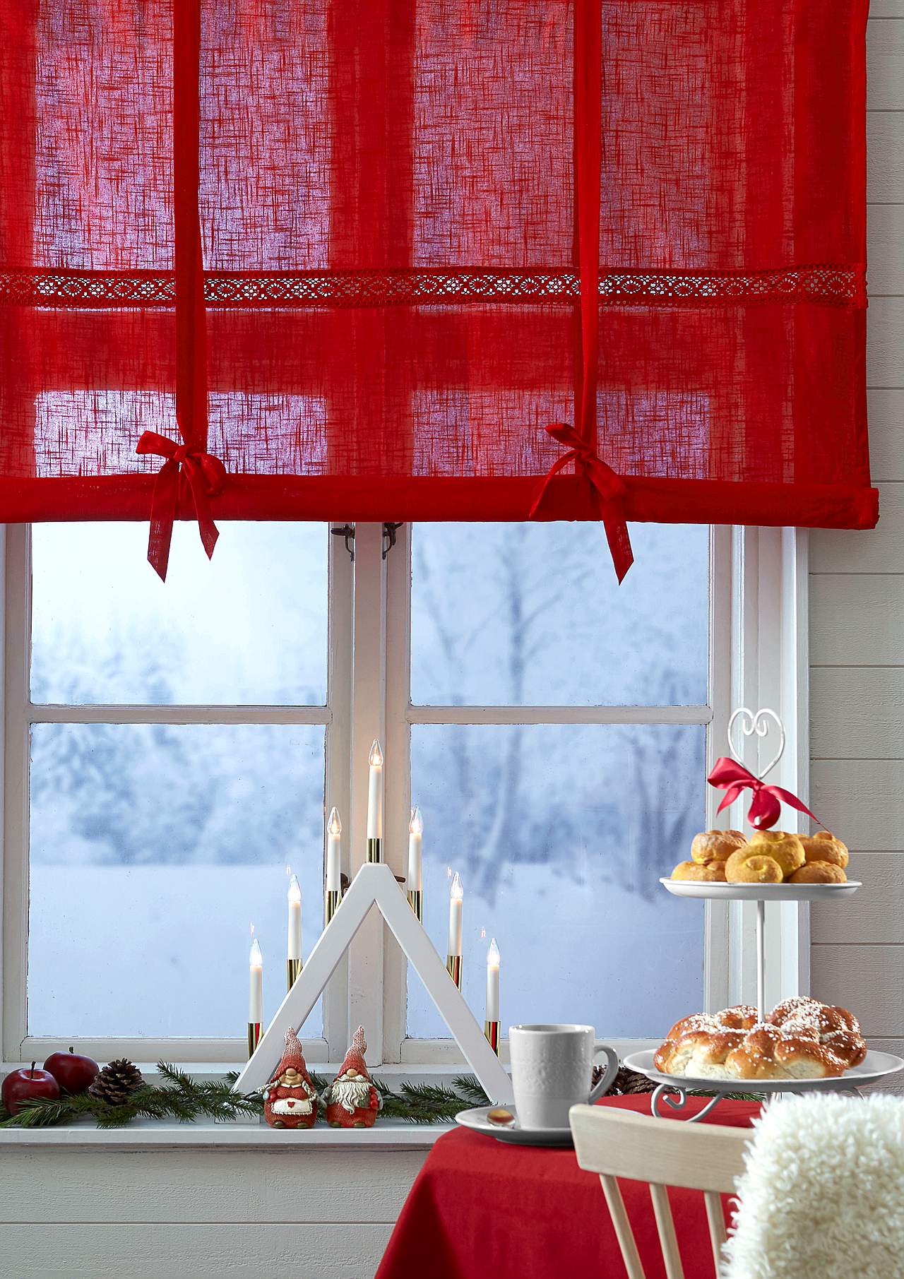 Roman blind with lace Monica