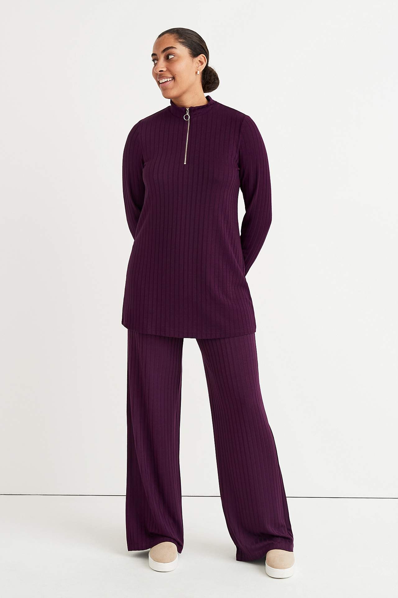 Trousers in ribbed jersey