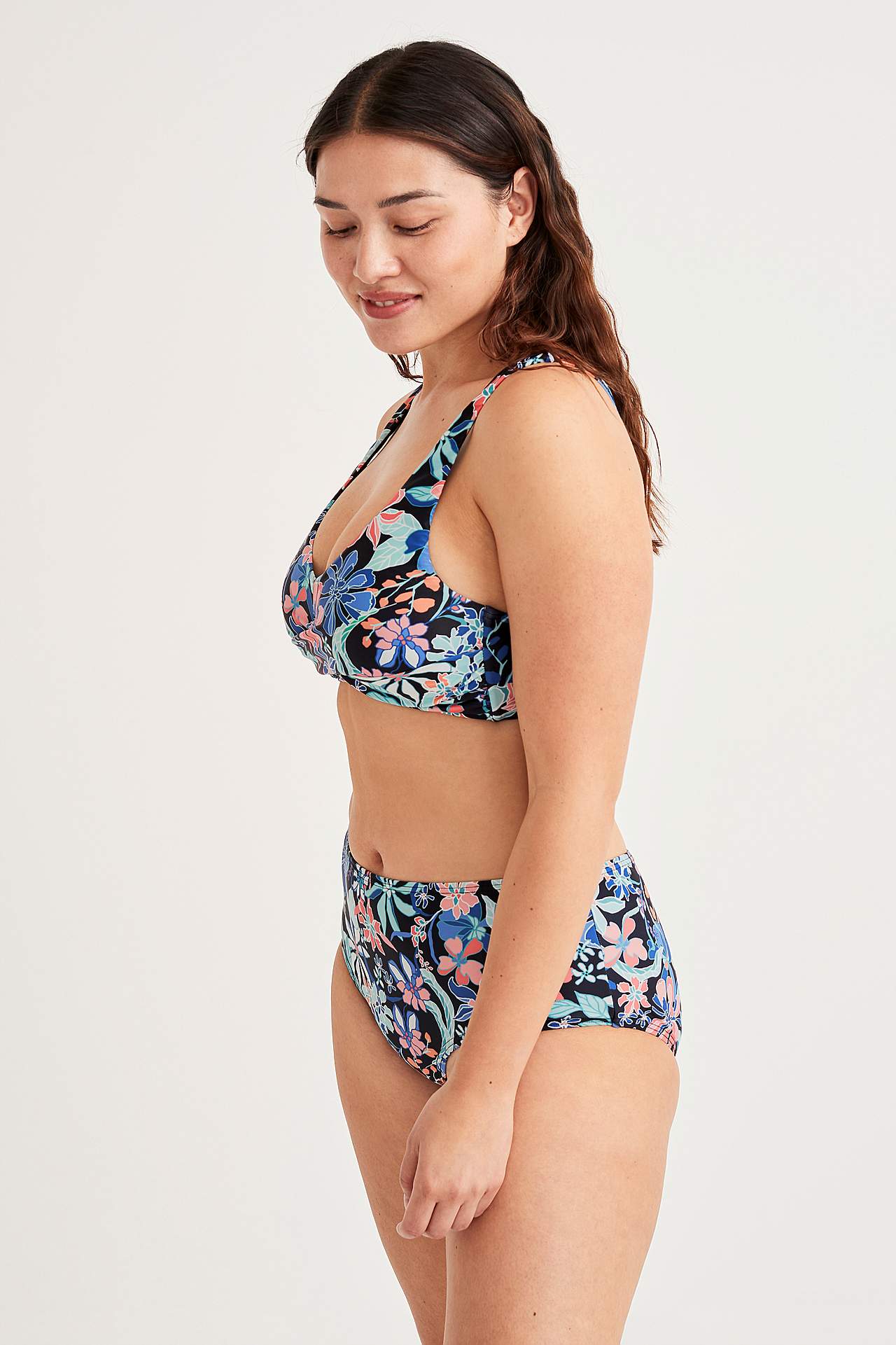 Bikini bottom with high waist