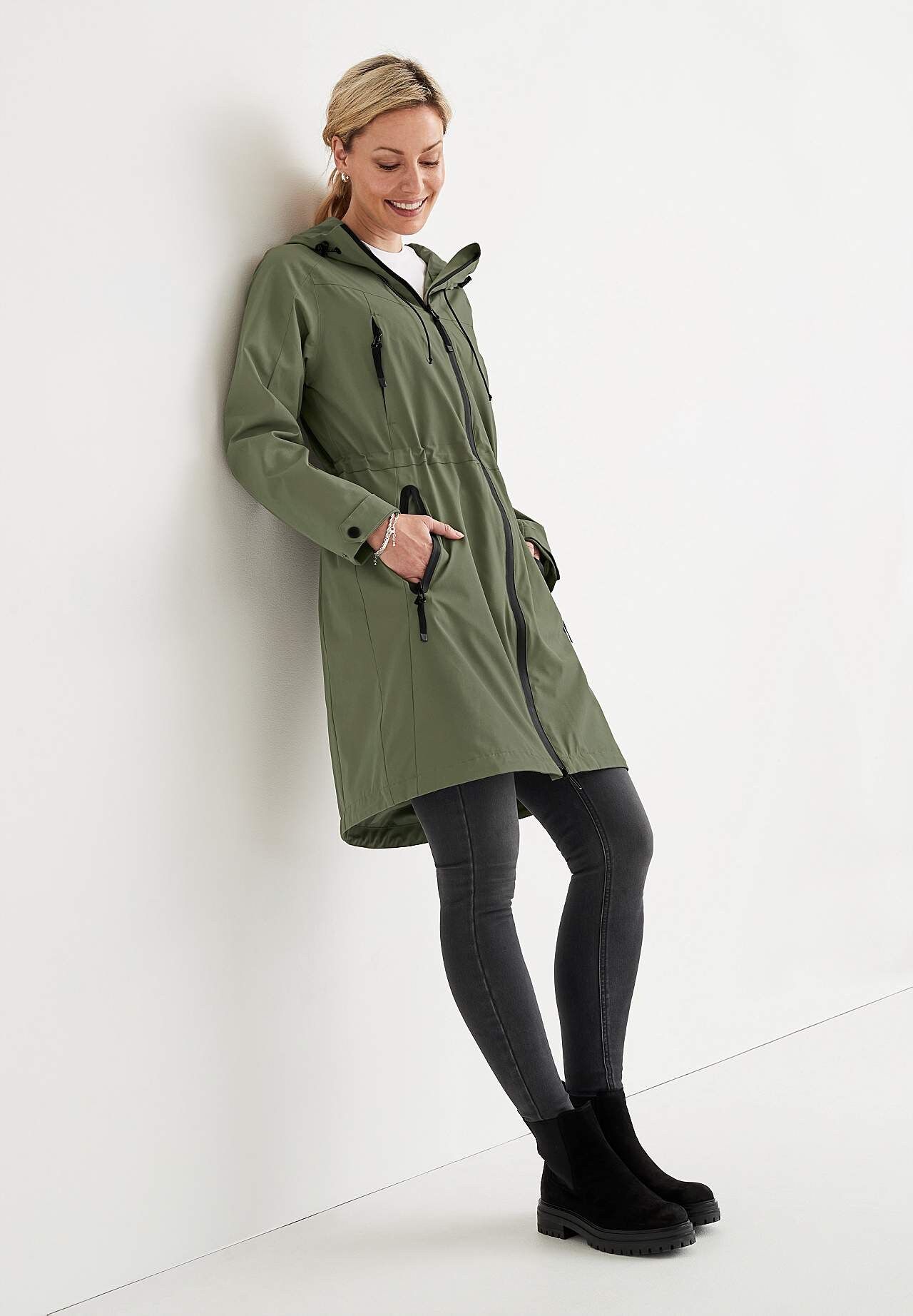 Wind- and water-repellent jacket Cloudia