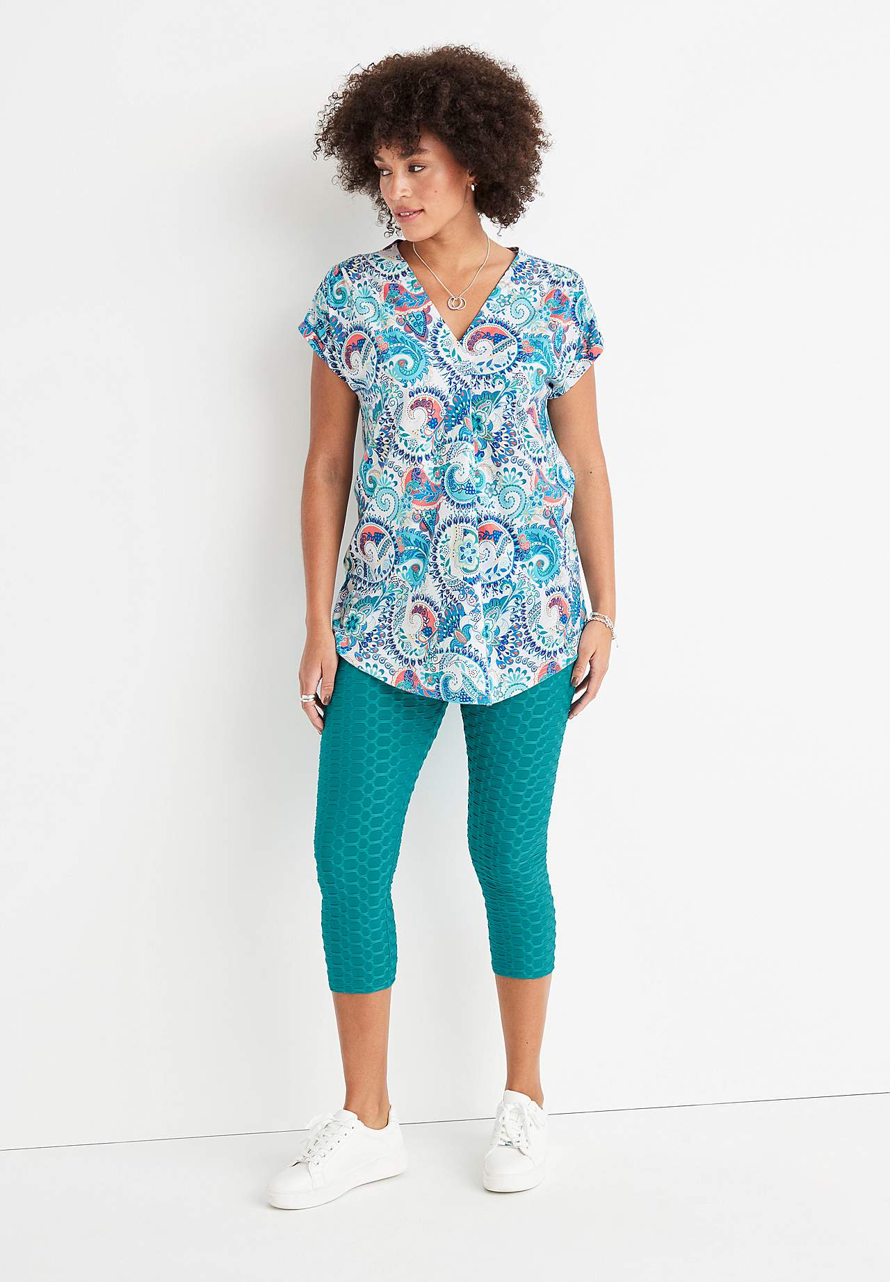 Capri leggings with structural pattern