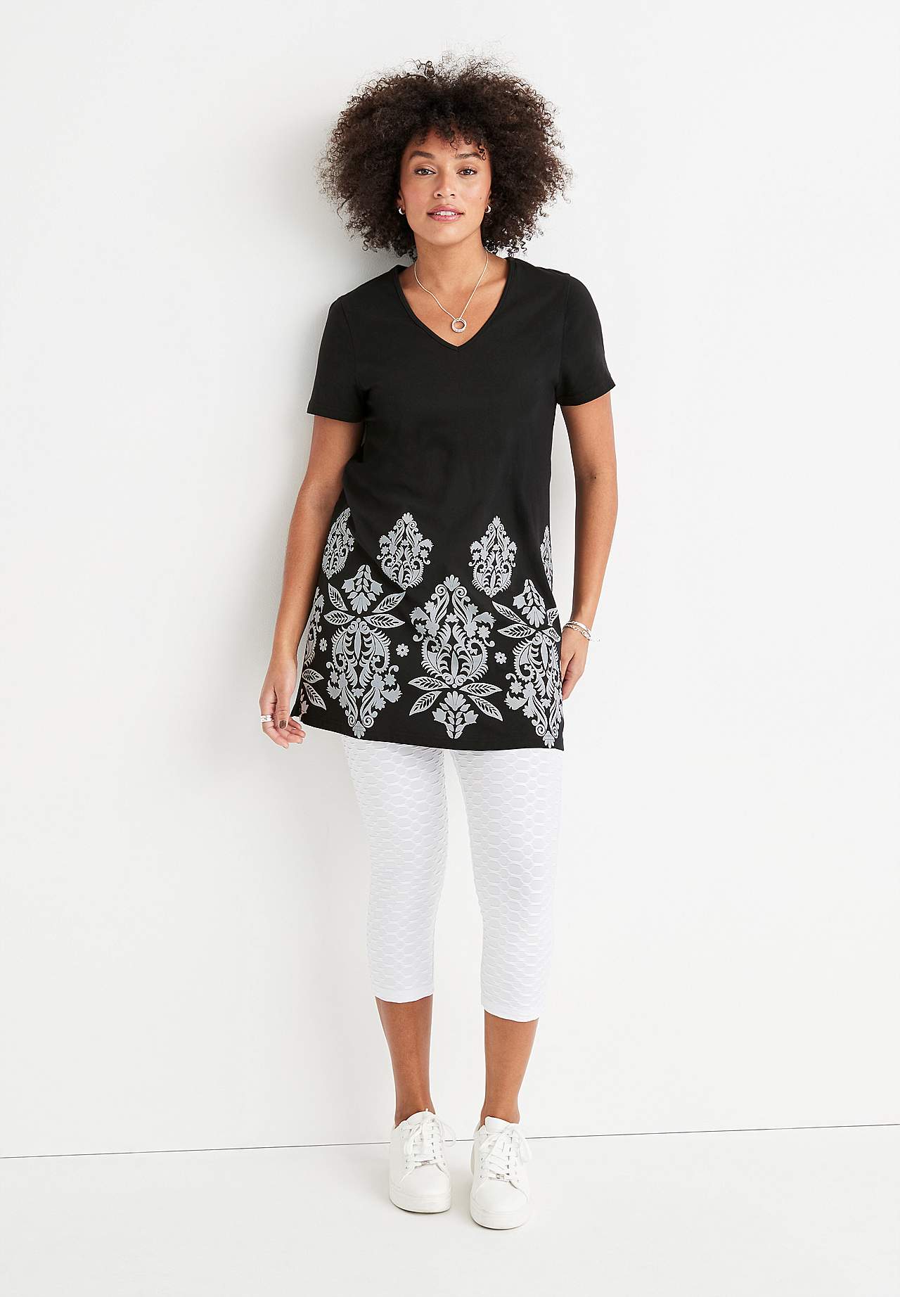 Capri leggings with structural pattern