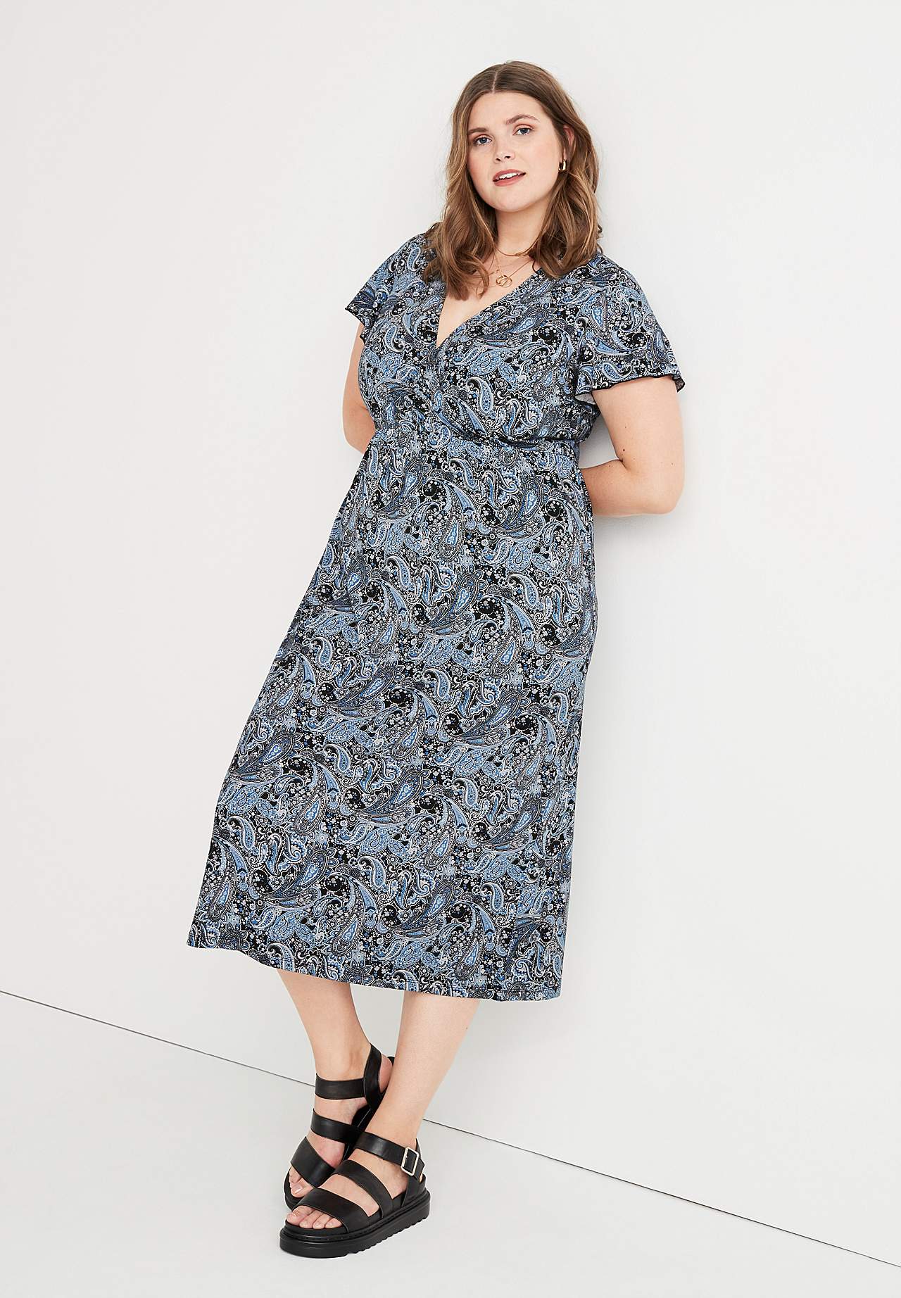 Patterned maxi dress with cutted seam at the waist