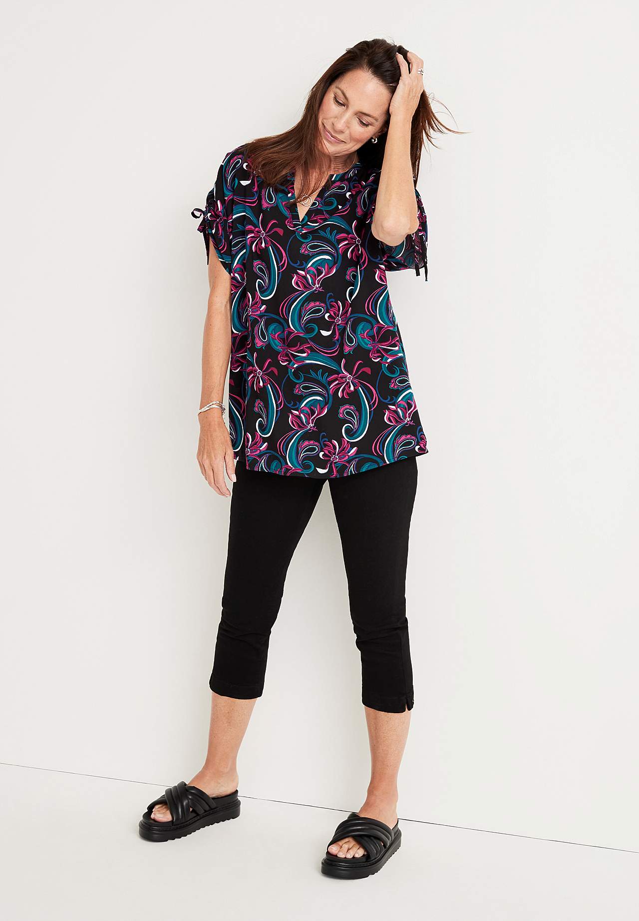 Viscose blouse with gathered shoulder