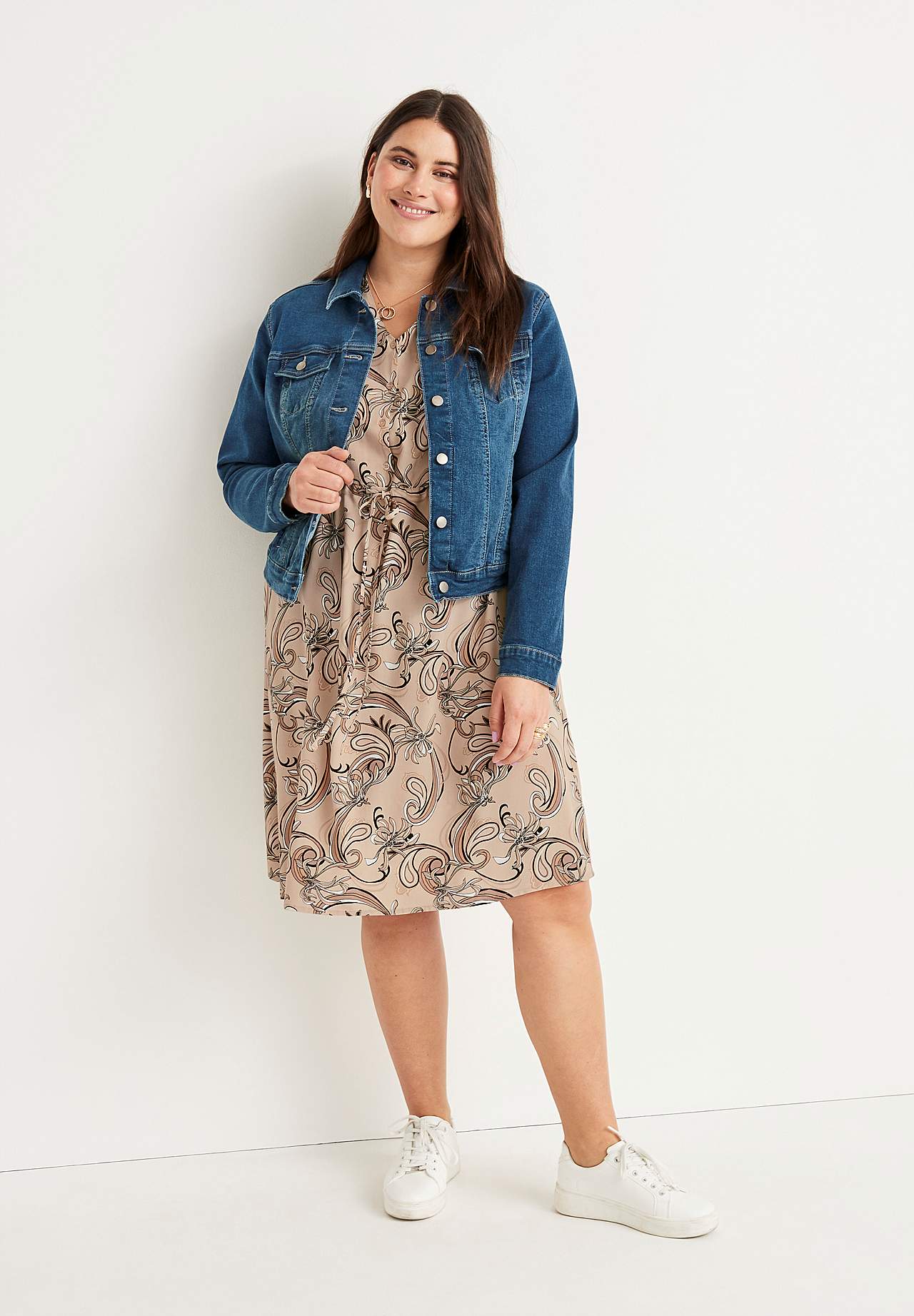 Patterned viscose dress with short sleeves
