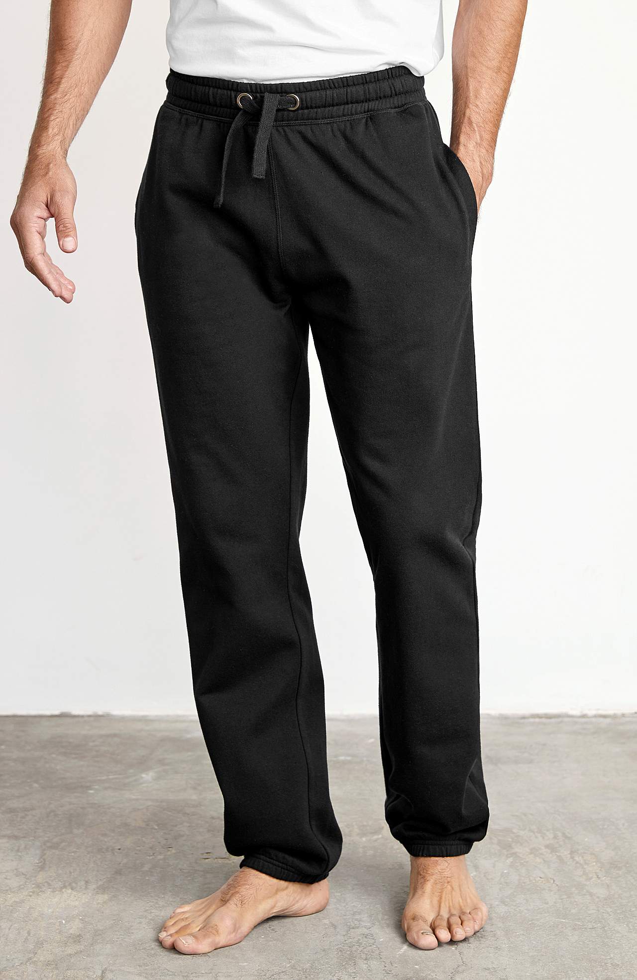 Sweatshirt pants with elastic at the leg ends