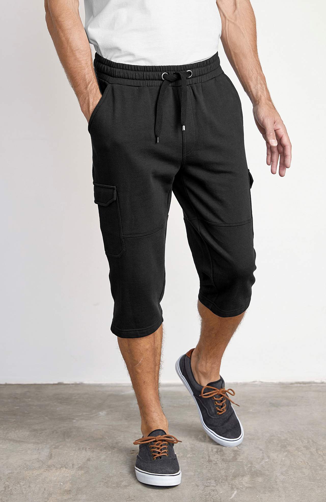 Long sweatshirt shorts with cargo pockets
