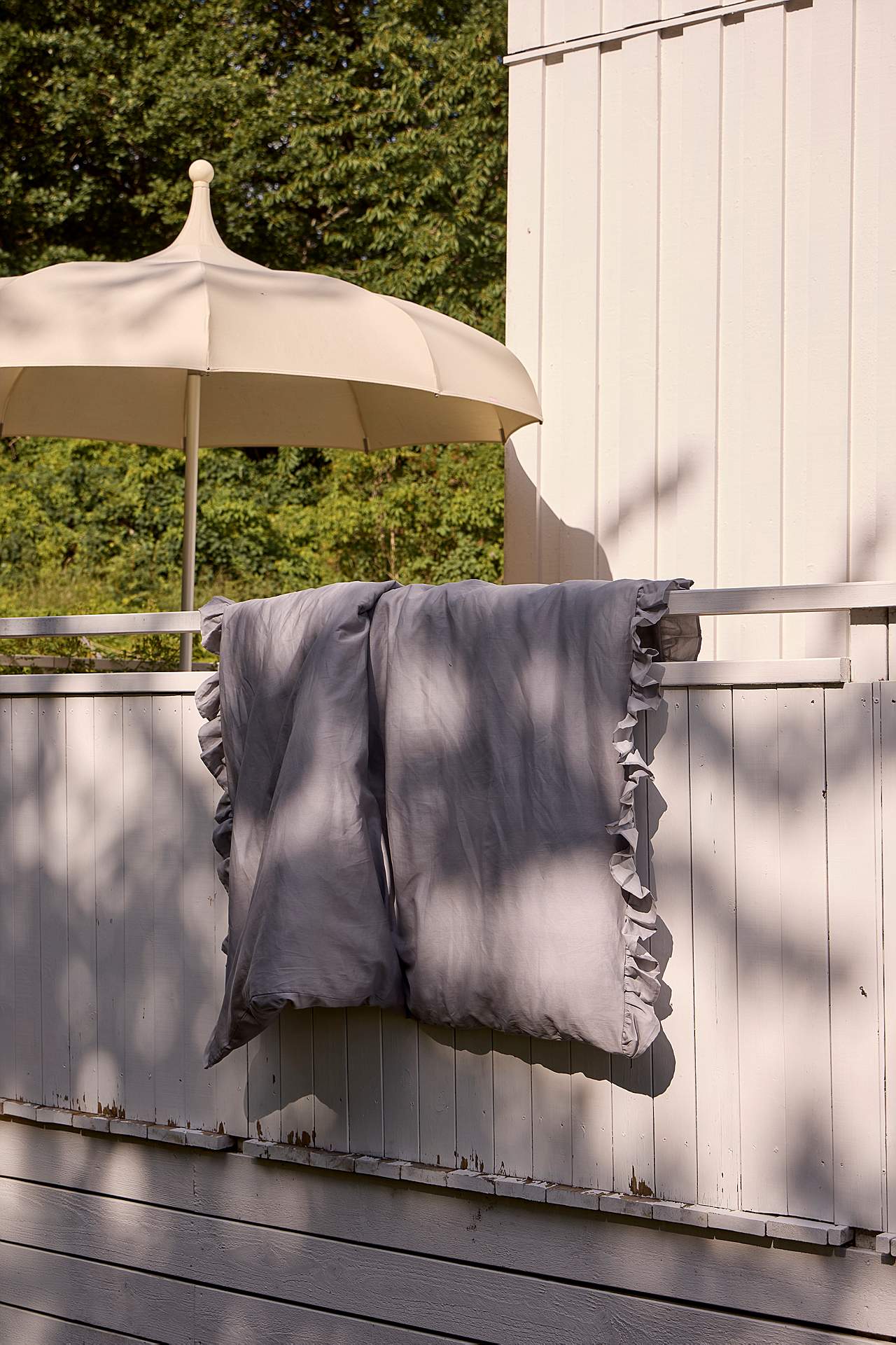Duvet cover sets in satin with frills Organic cotton
