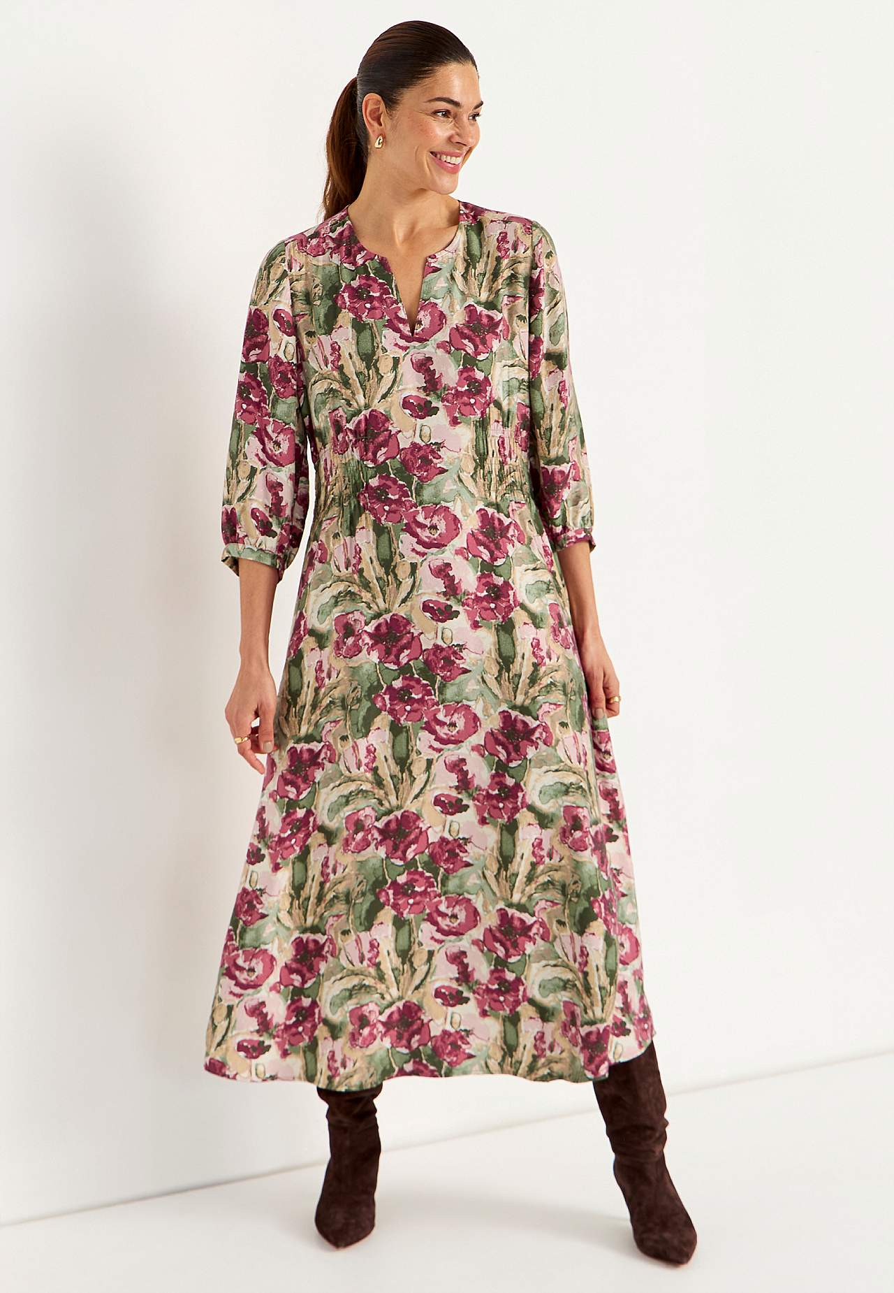 Viskosekjole med et blomstermønster