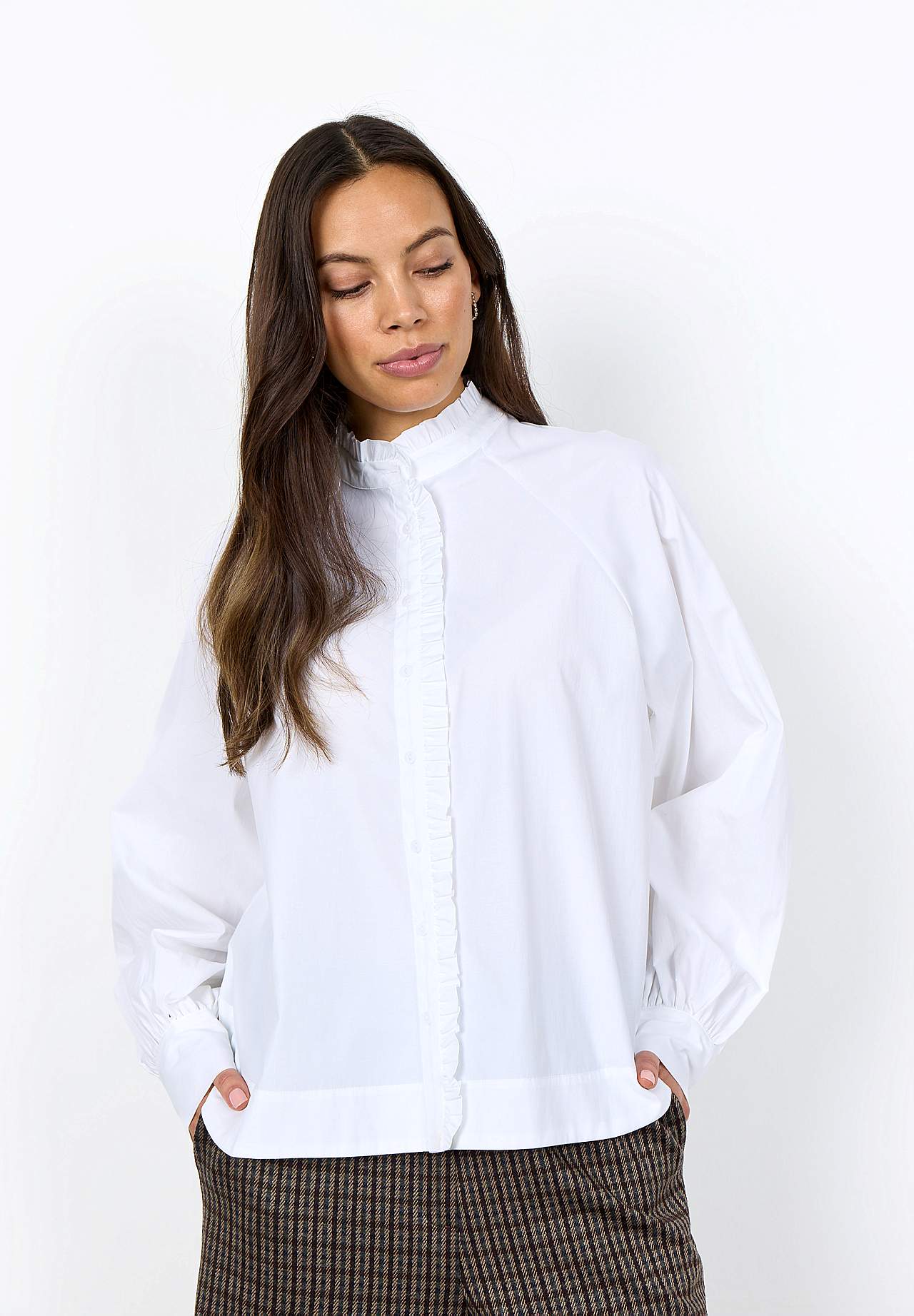 Vävd blus med volangdetaljer