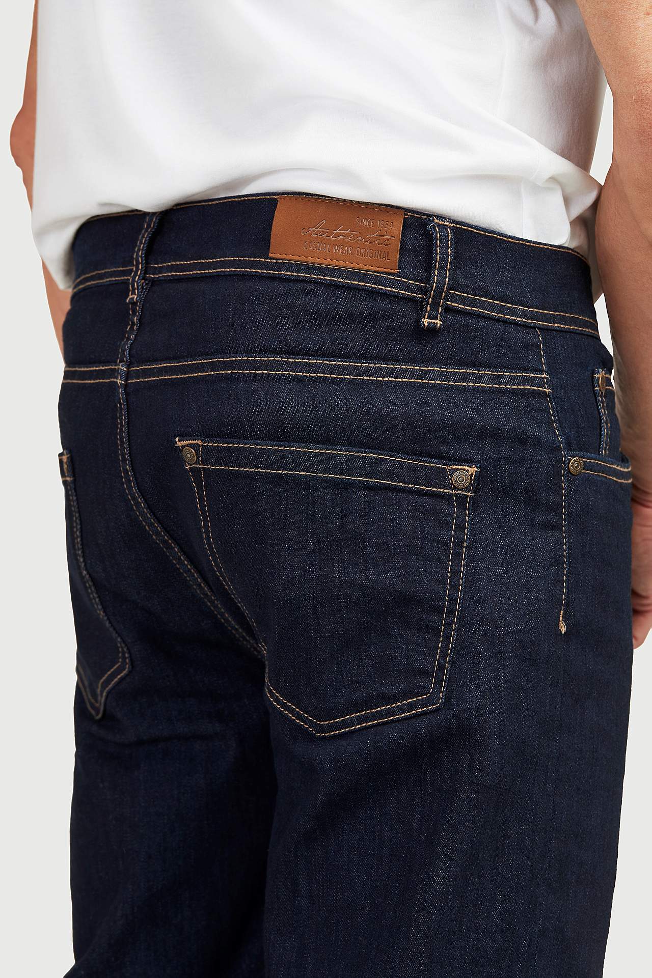 Straight jeans with stretch