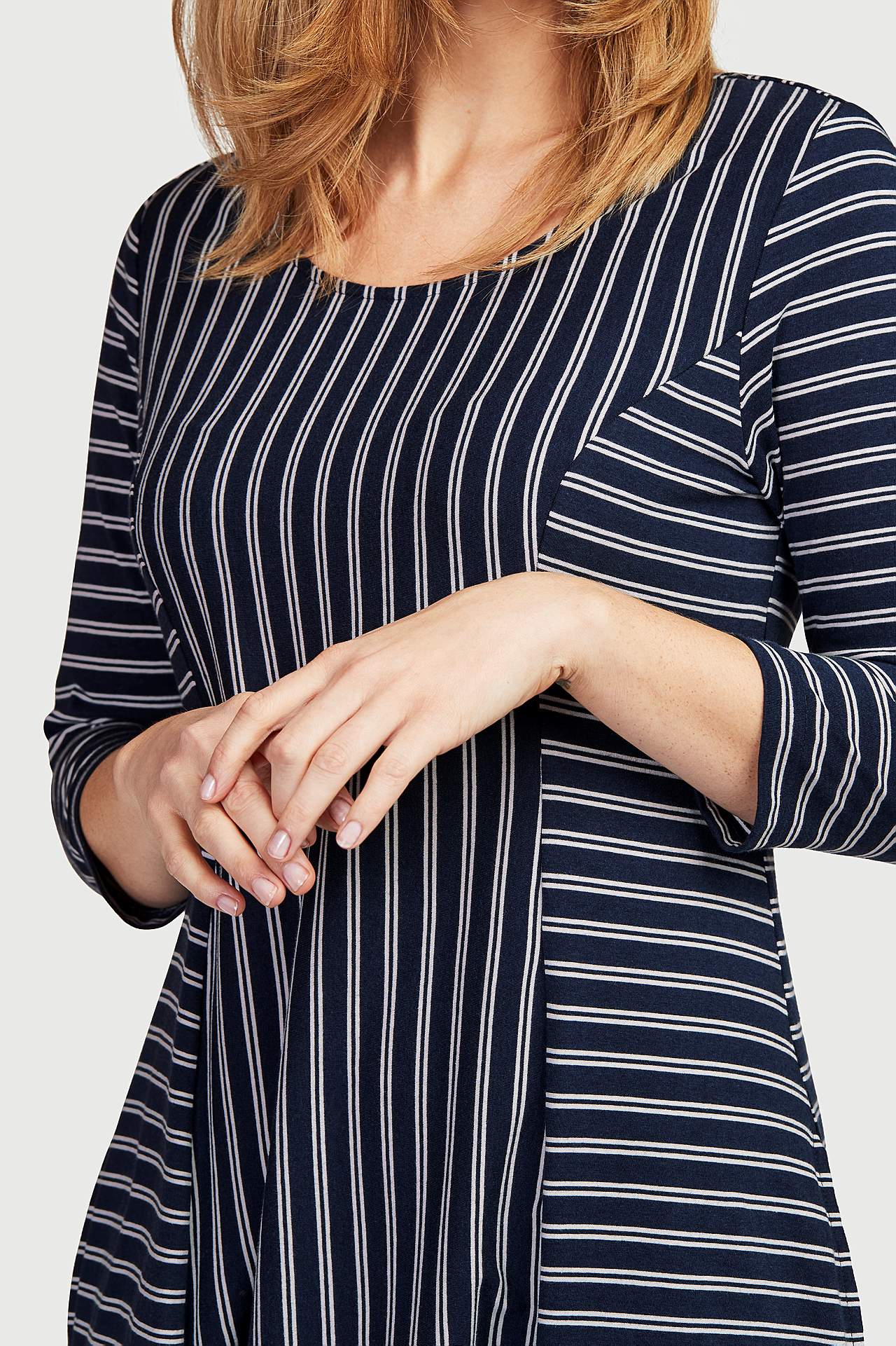 Patterned jersey dress with side pockets