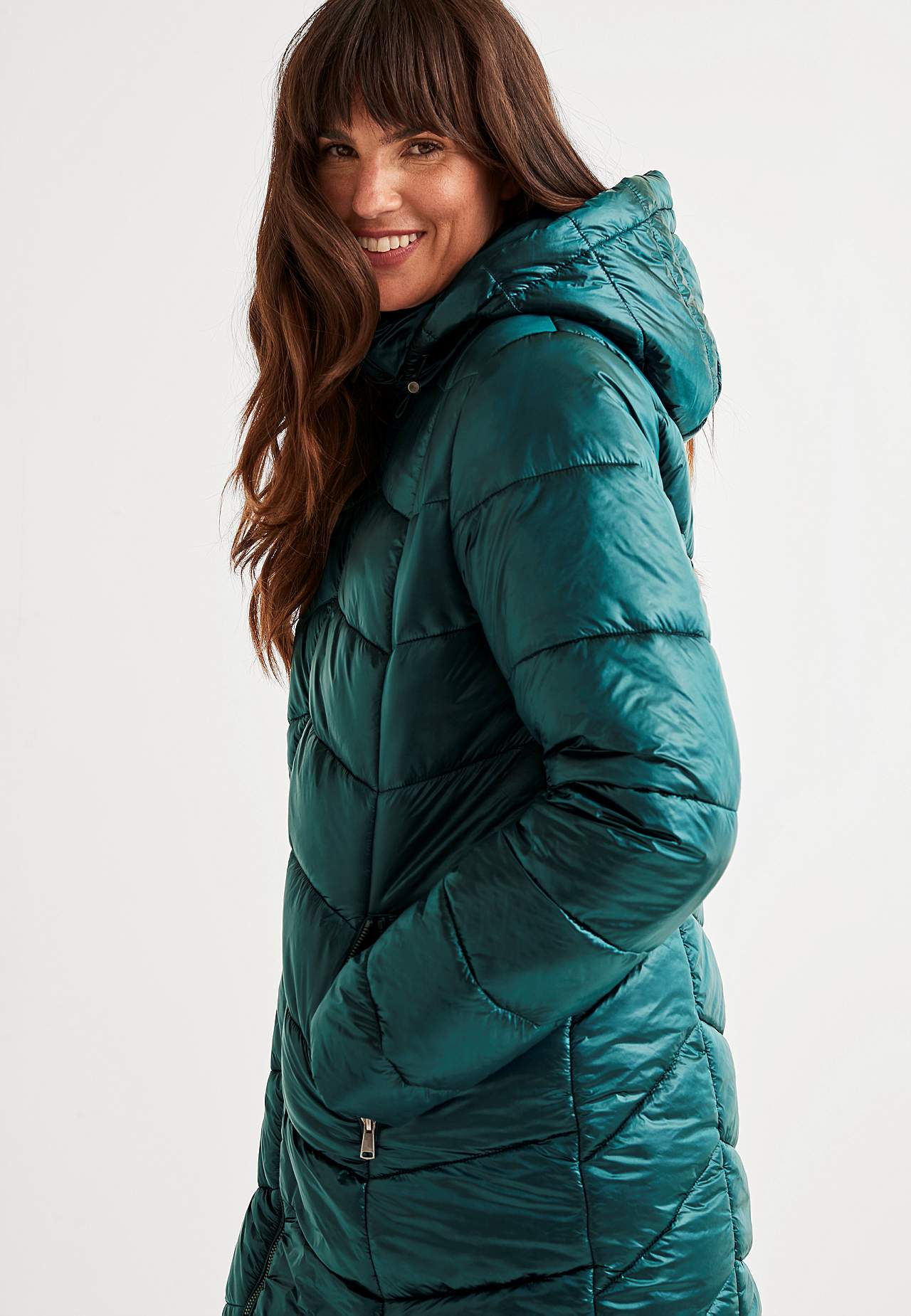 Padded jacket with shimmering fabric