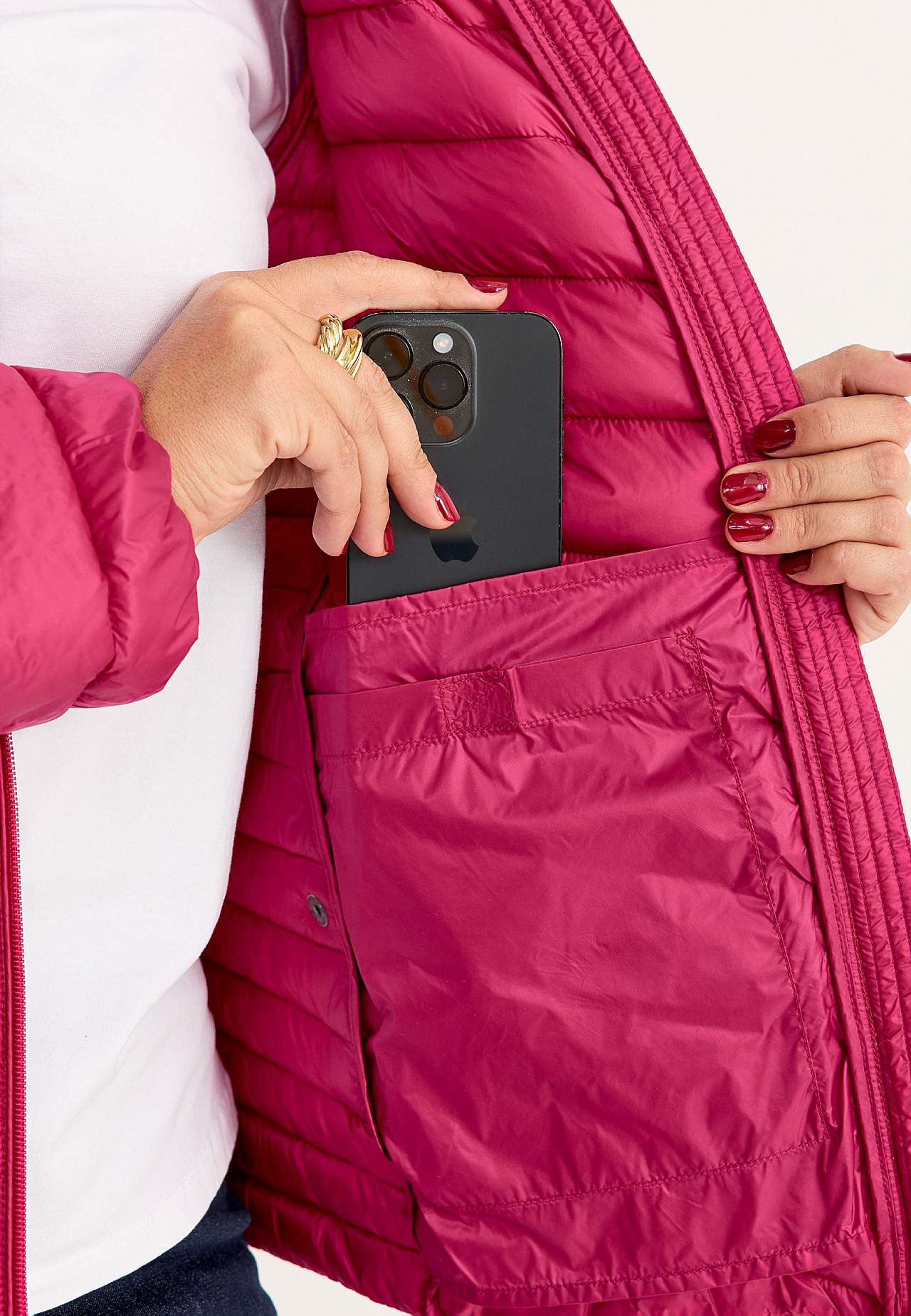 Practical, stylish lightweight jacket