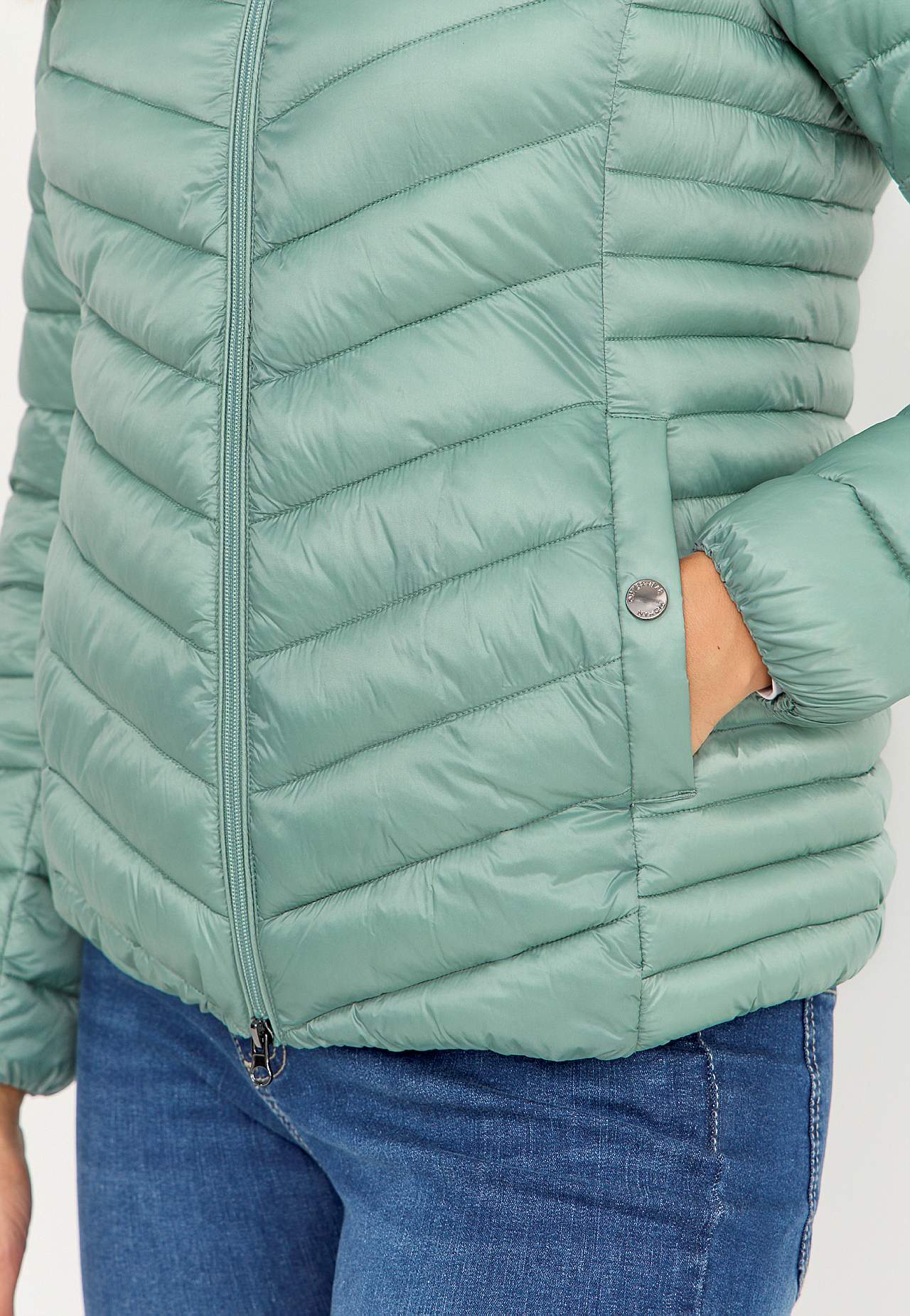 Practical, stylish lightweight jacket