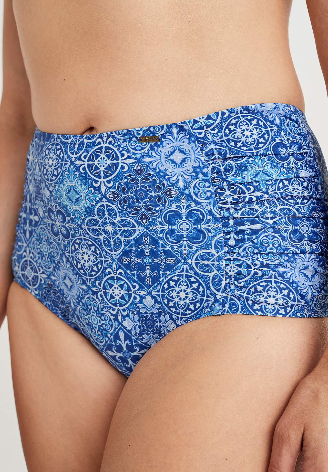 Bikini bottom with high waist