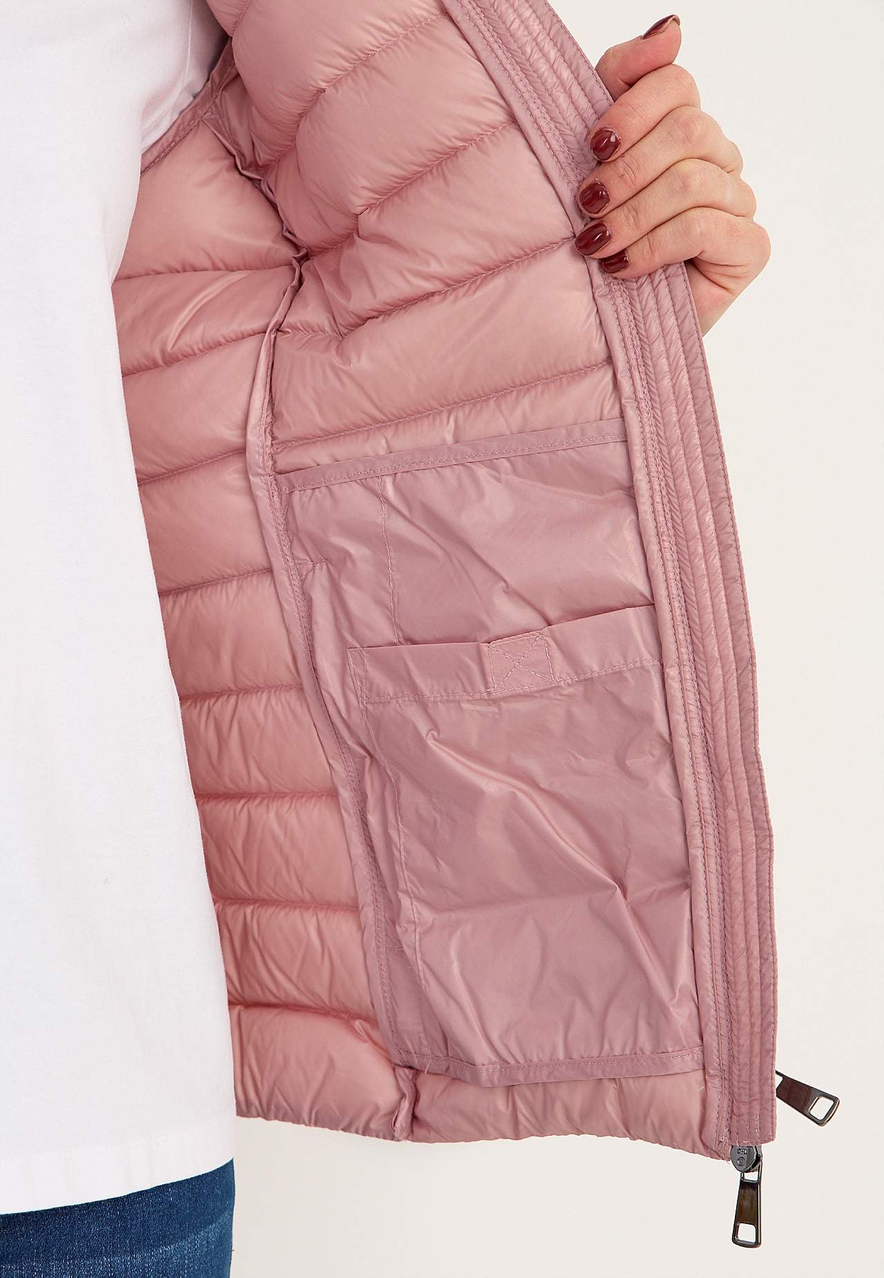 Lightweight jacket in down