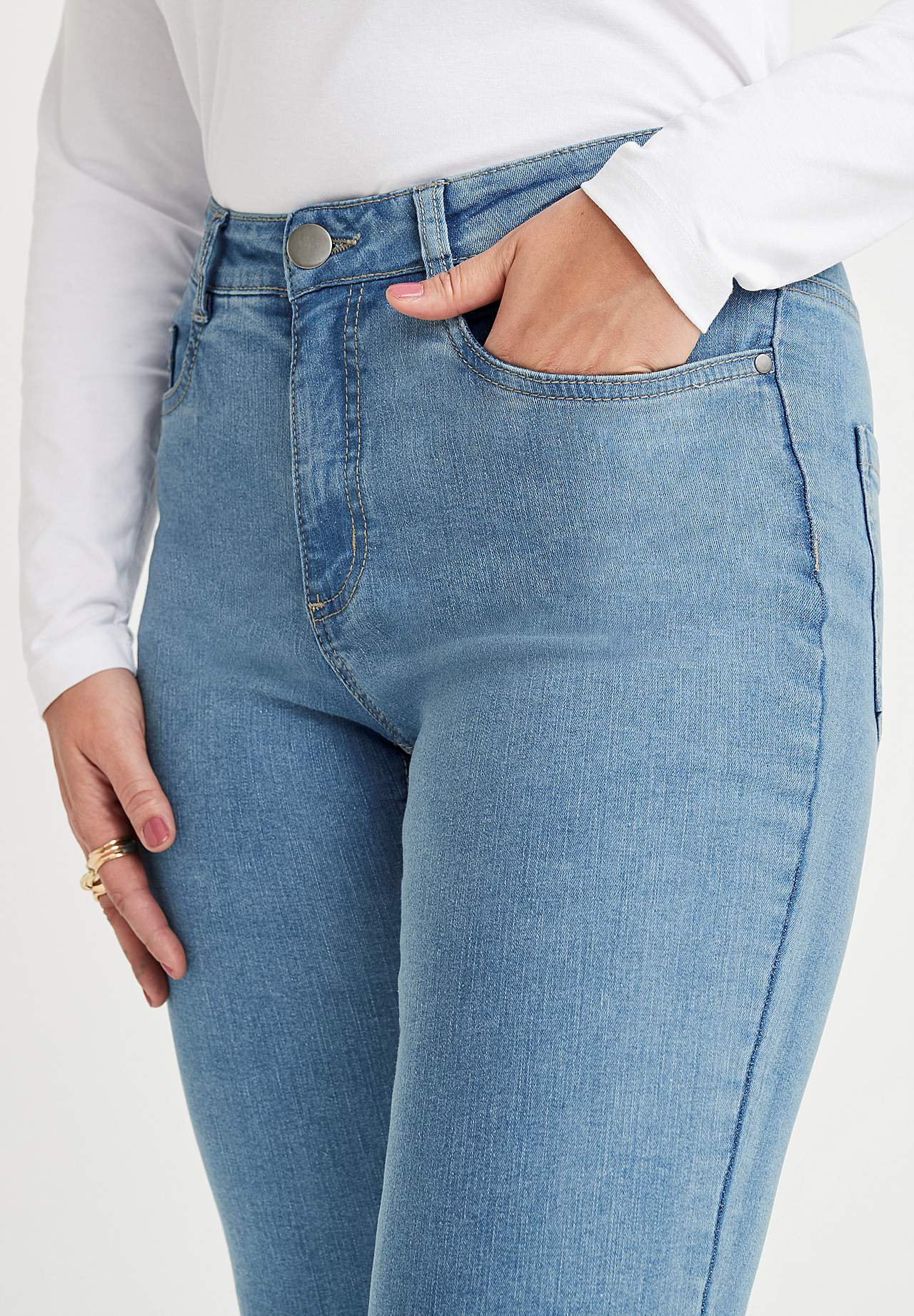 Gently flared jeans Nikita