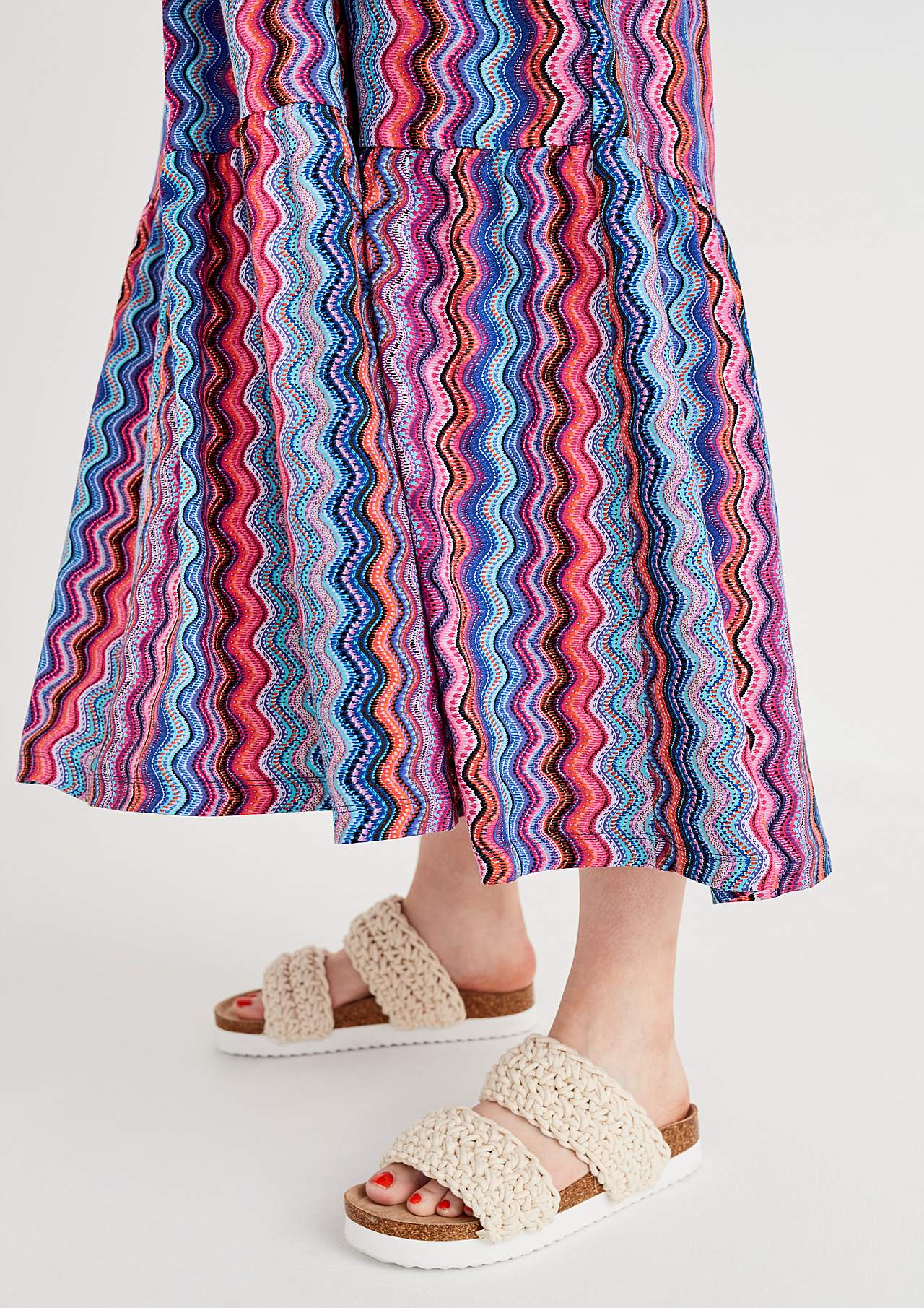 Patterned jersey dress with frill
