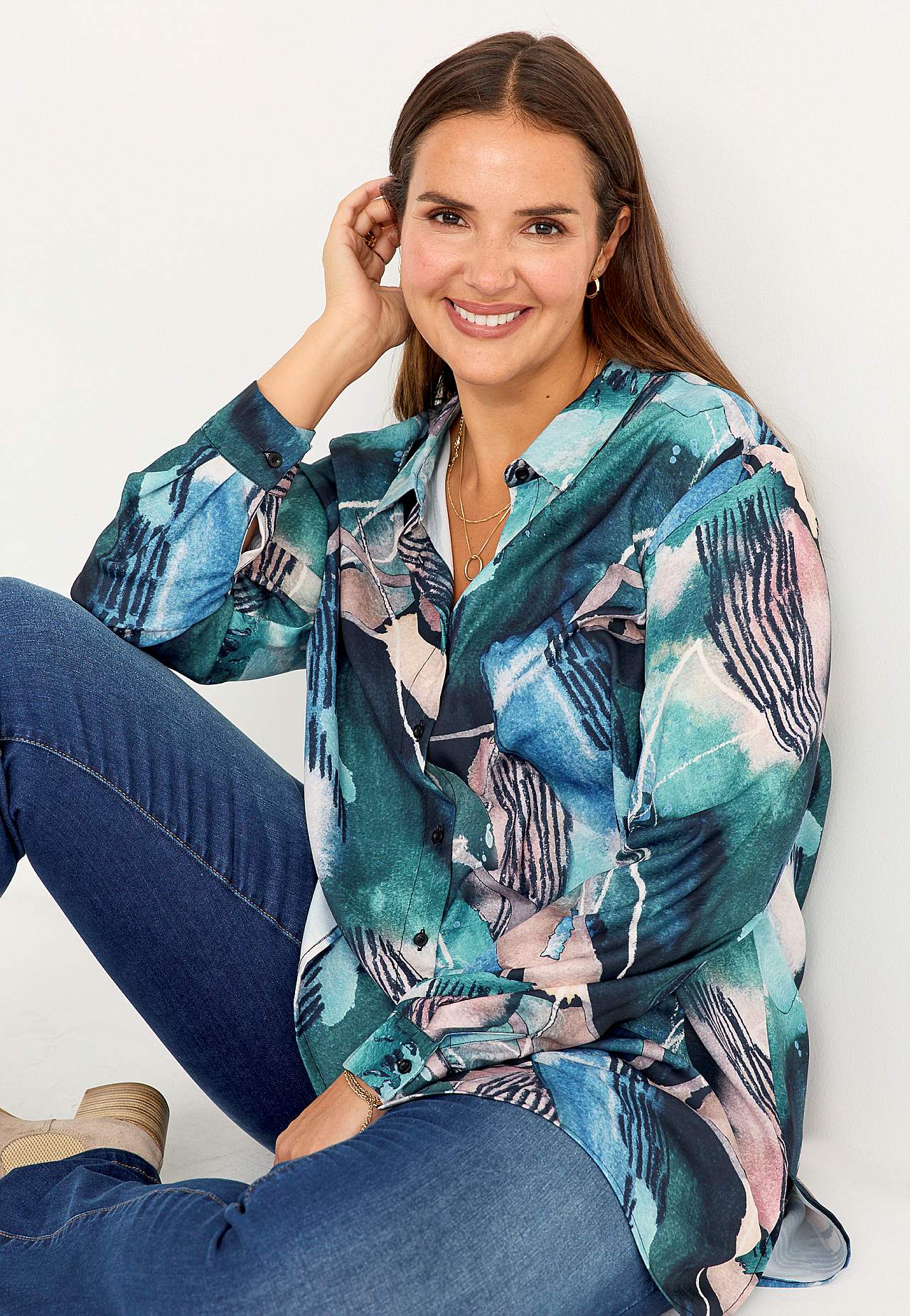 Long shirt with buttons