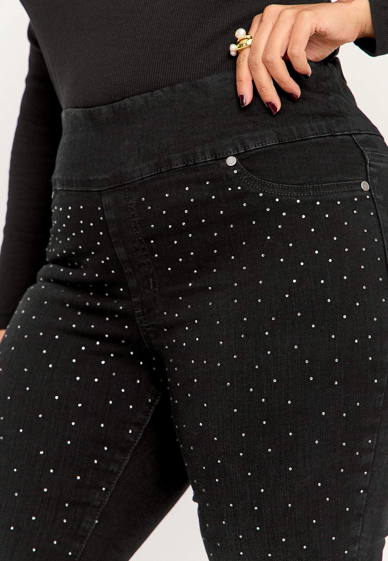 Stretchy jeggings with rhinestone details