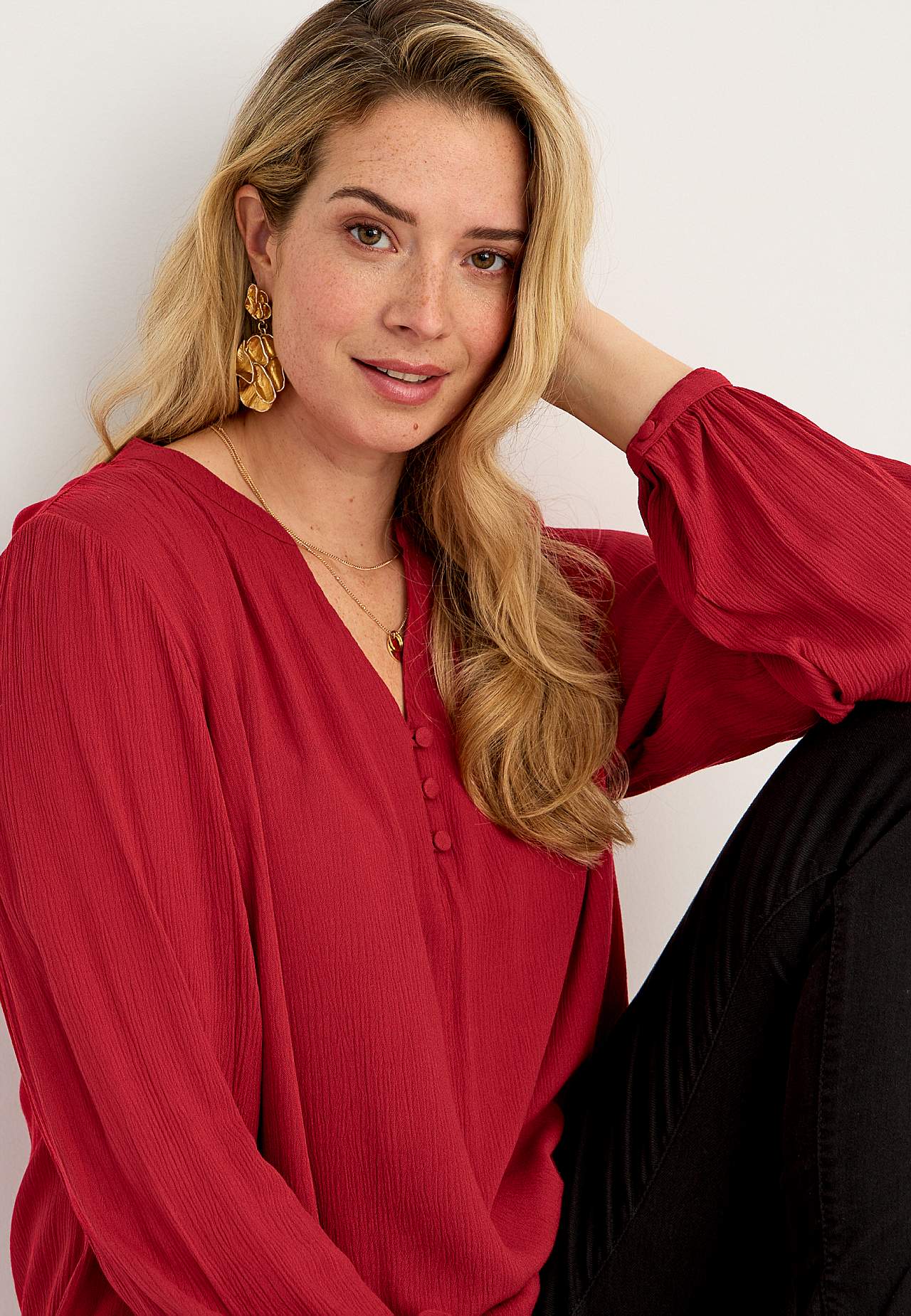 Crepe blouse with buttons