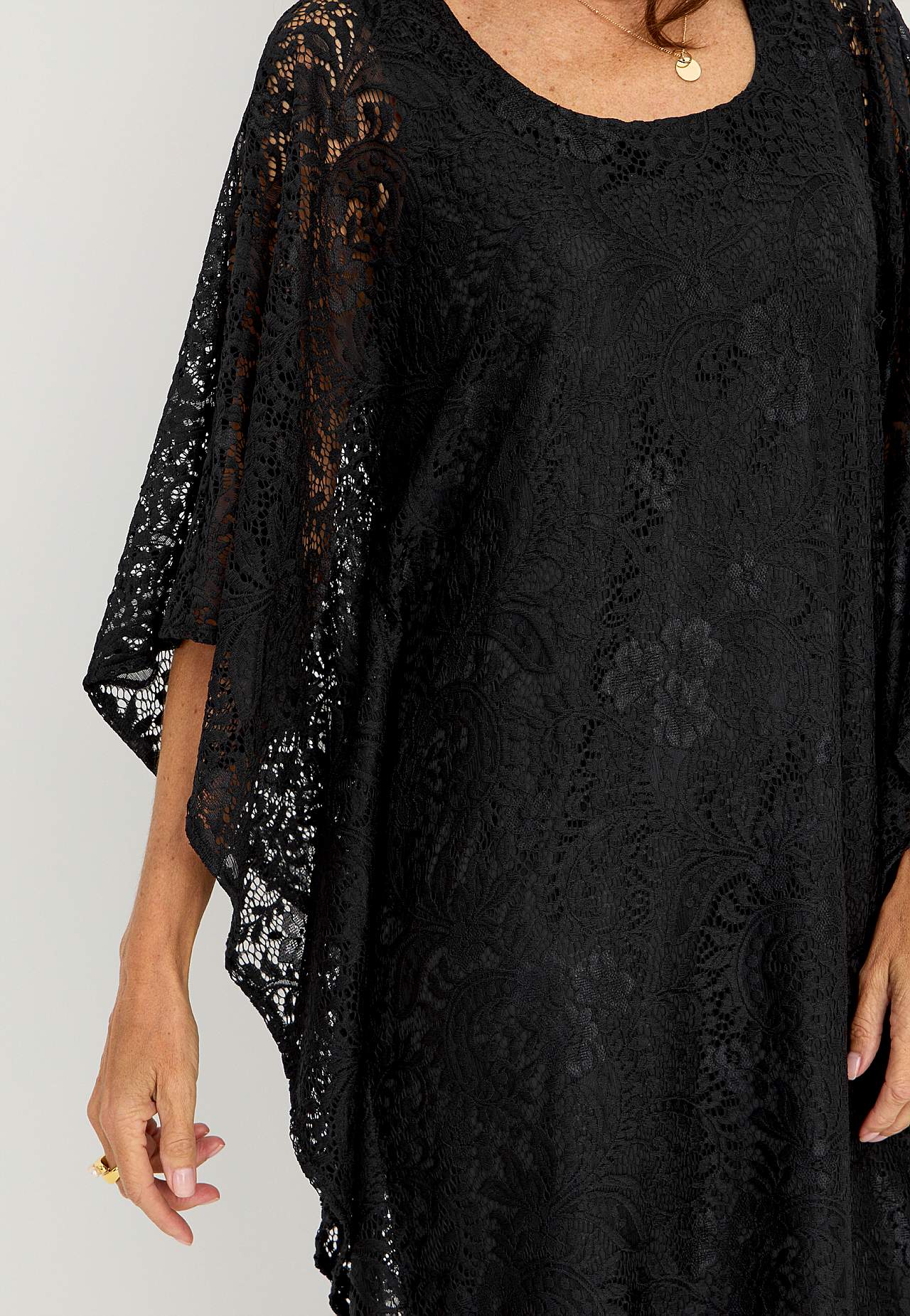 Short lace dress