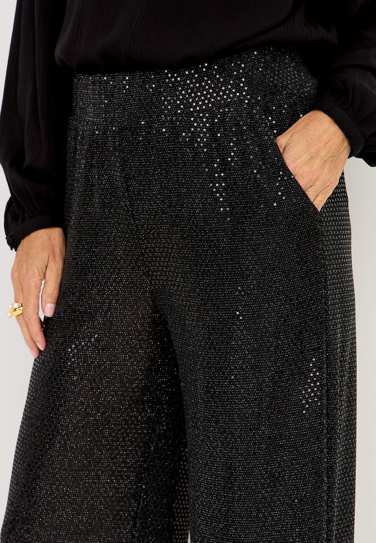 Party trousers with paillettes