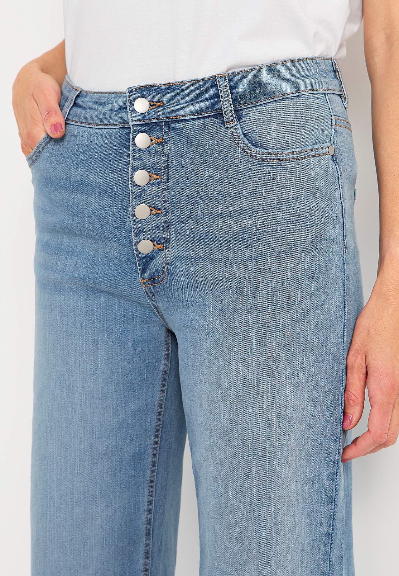 Stretch jeans with high waist