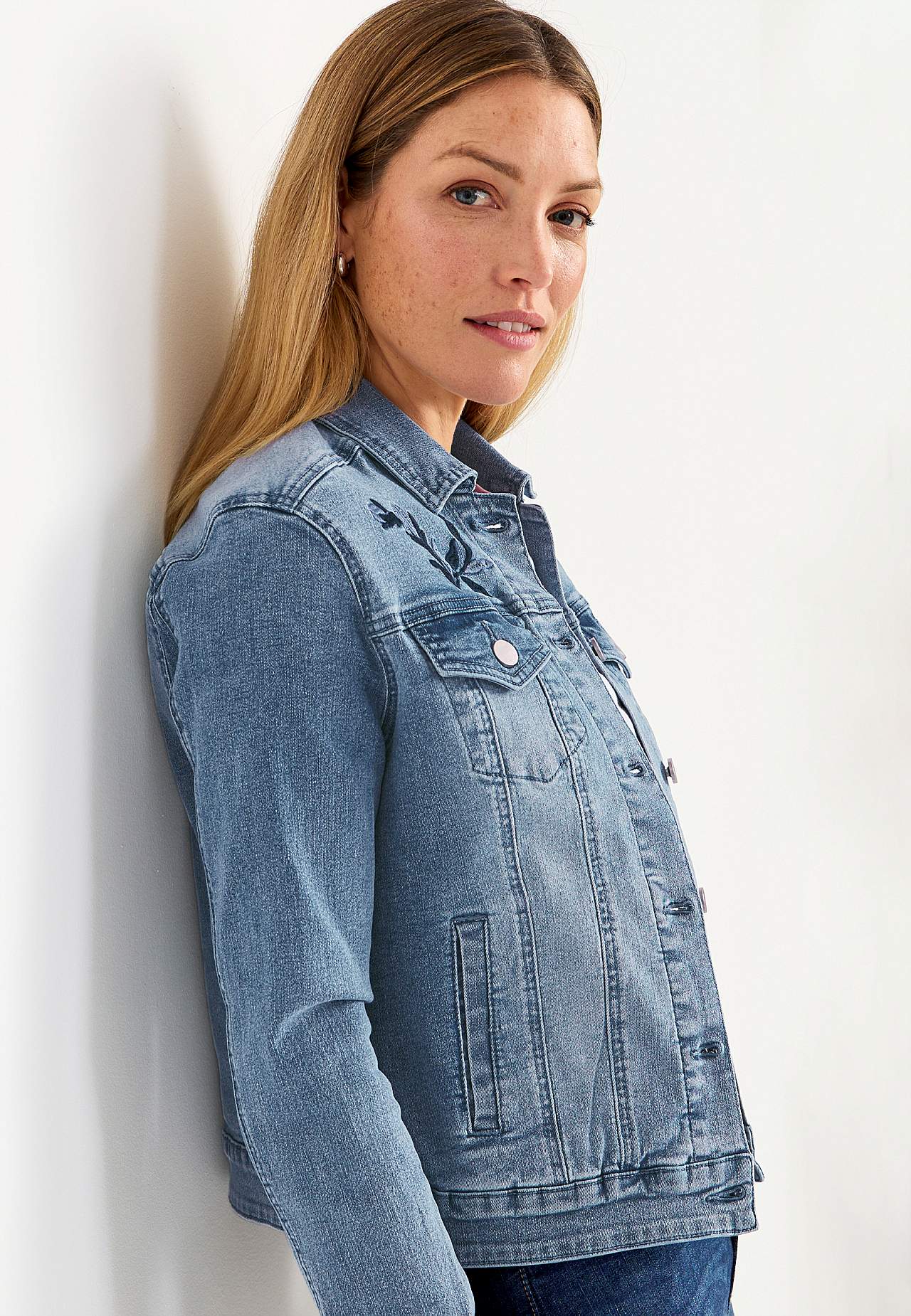 Denim jacket with embroidery Emmy