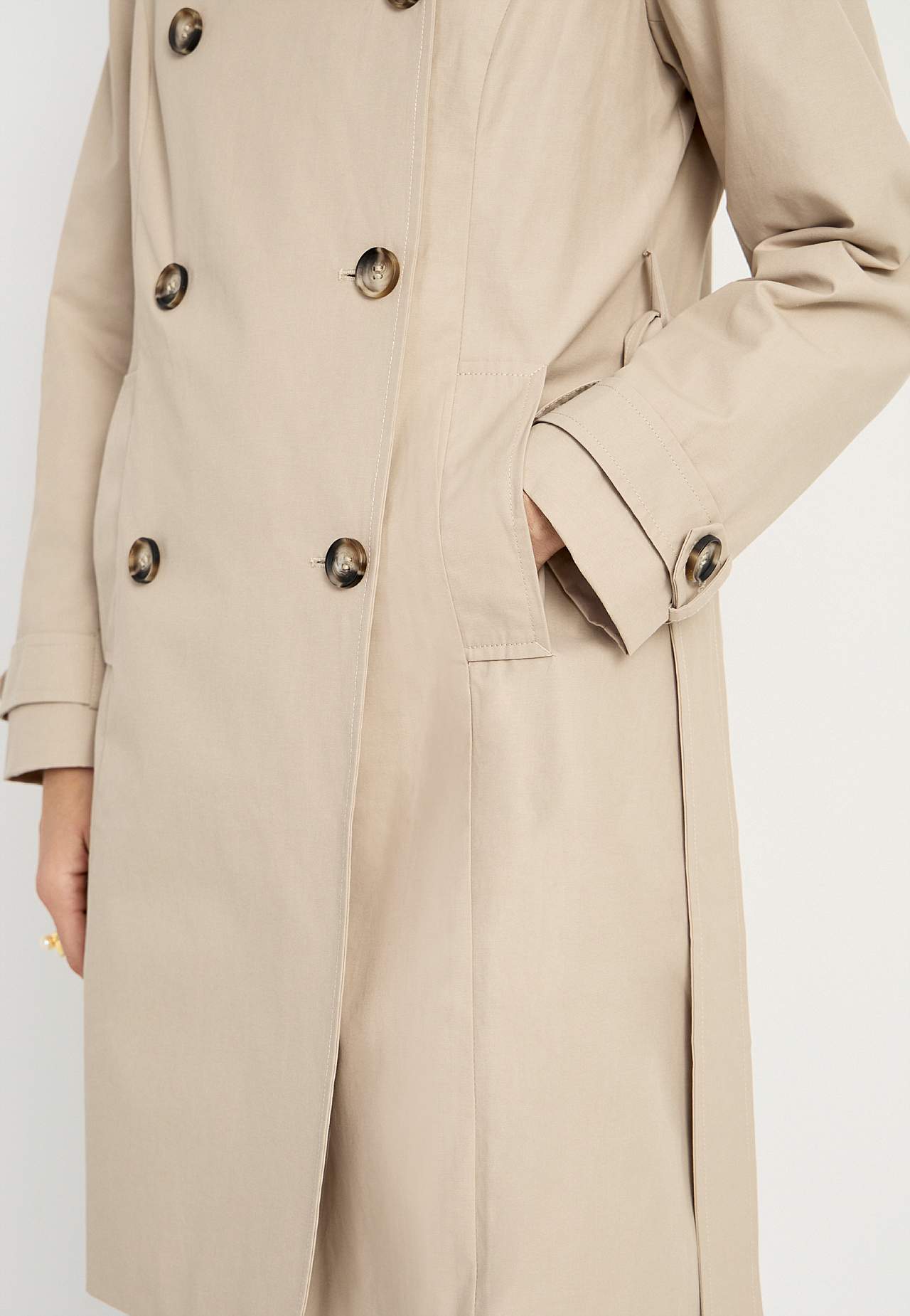 Double-breasted trenchcoat